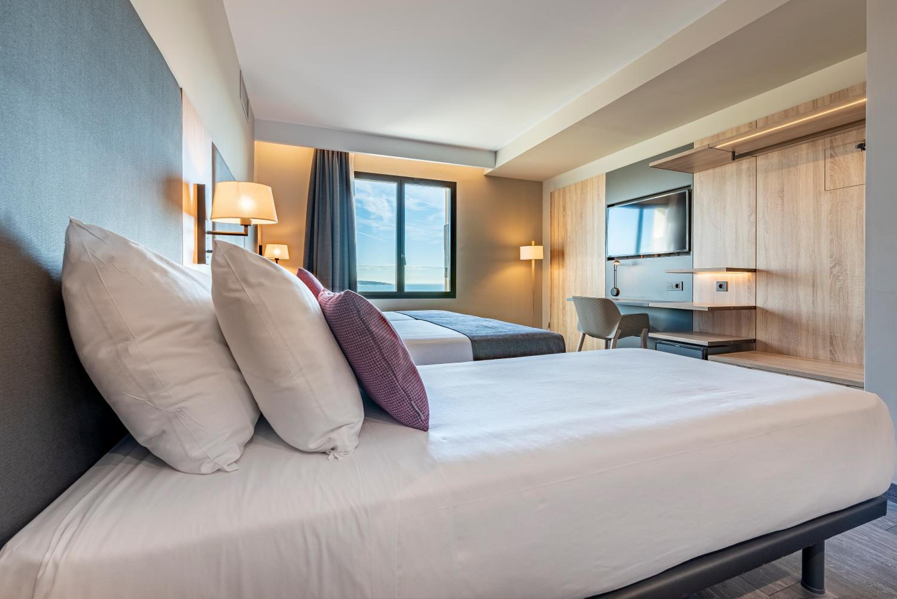 Triple Room with Garden View and Window photo 3