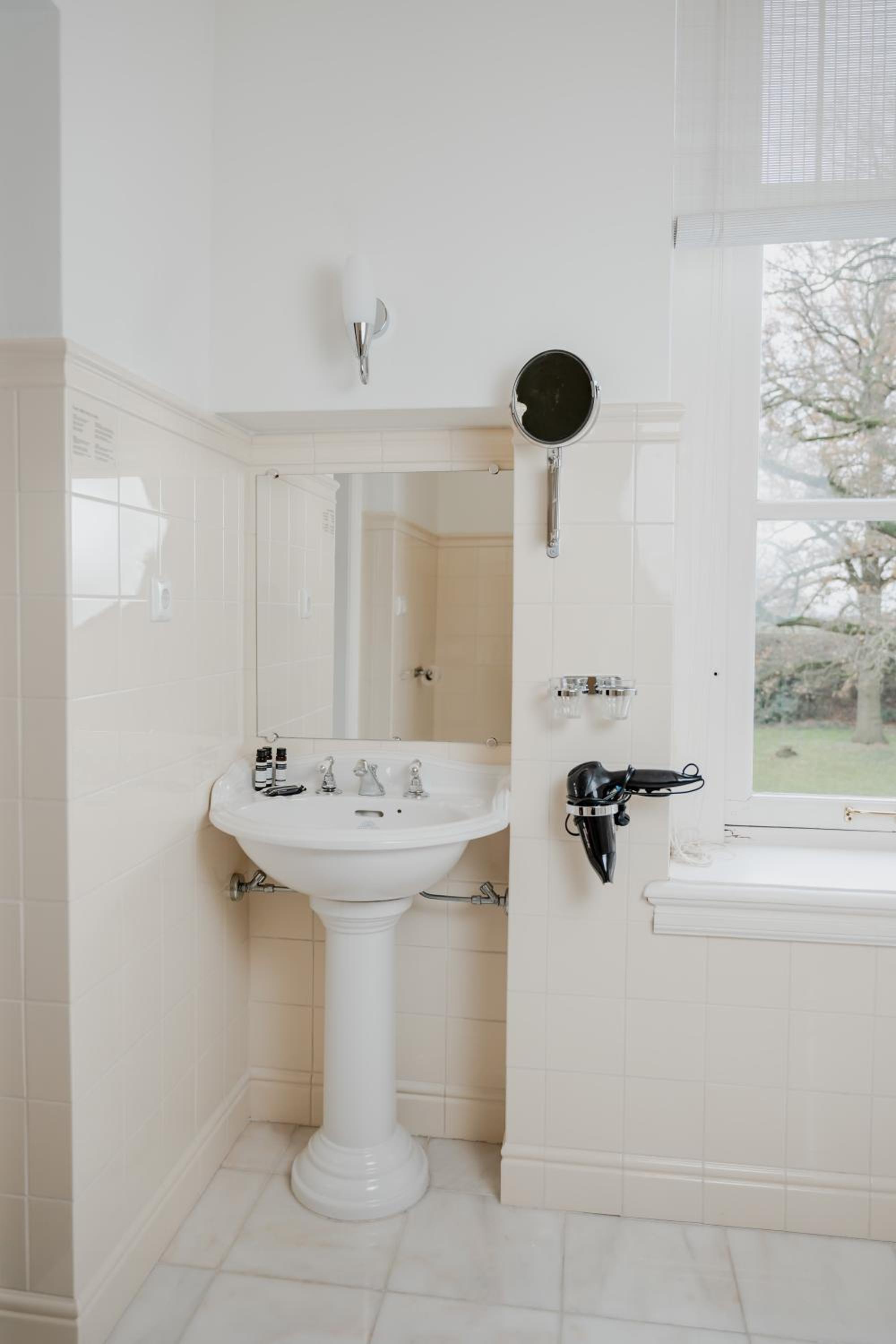 Standaard kamer met twee bedden photo 2