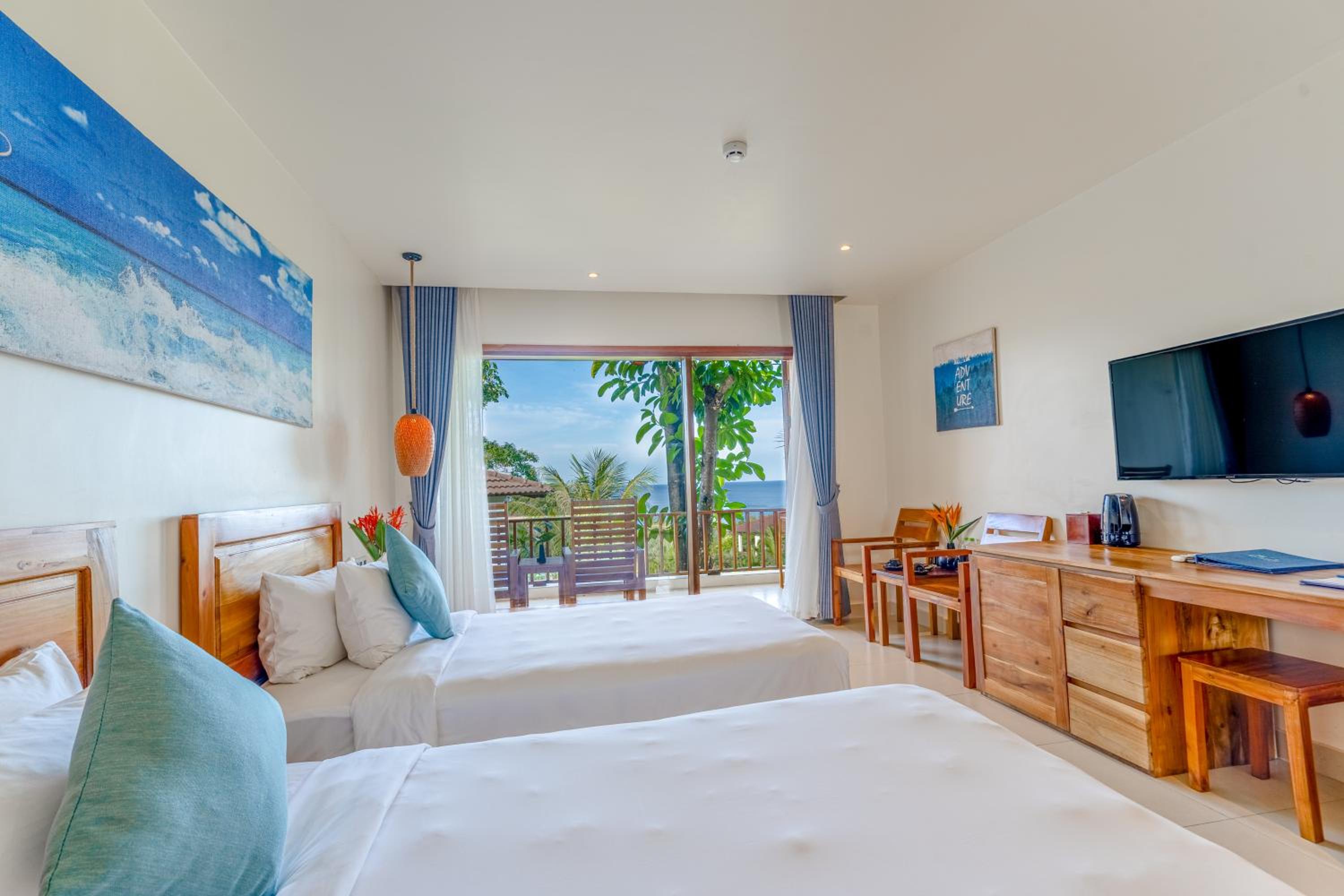 Connecting Door Deluxe Ocean View photo 3