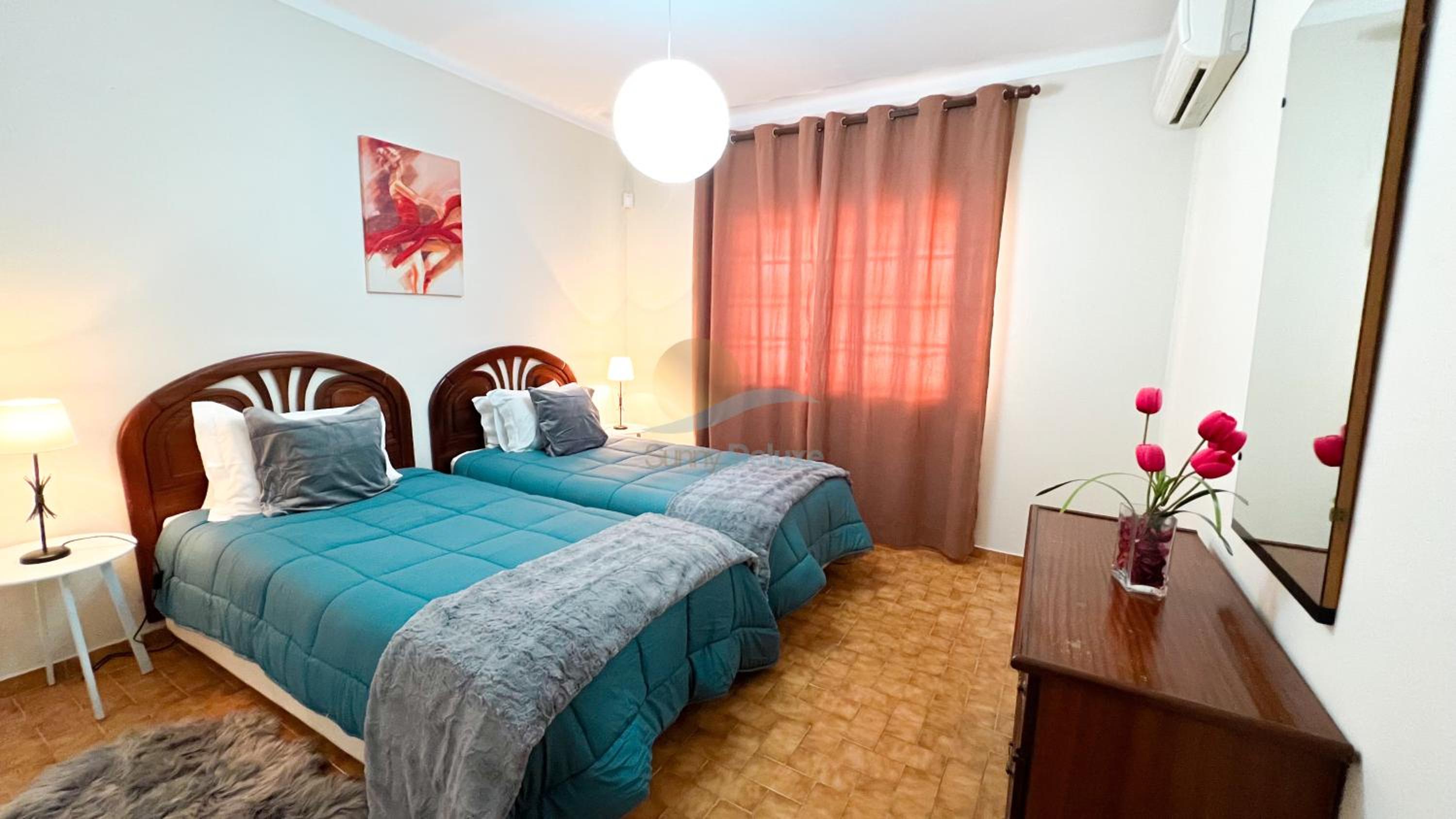 Four-Bedroom House photo 3