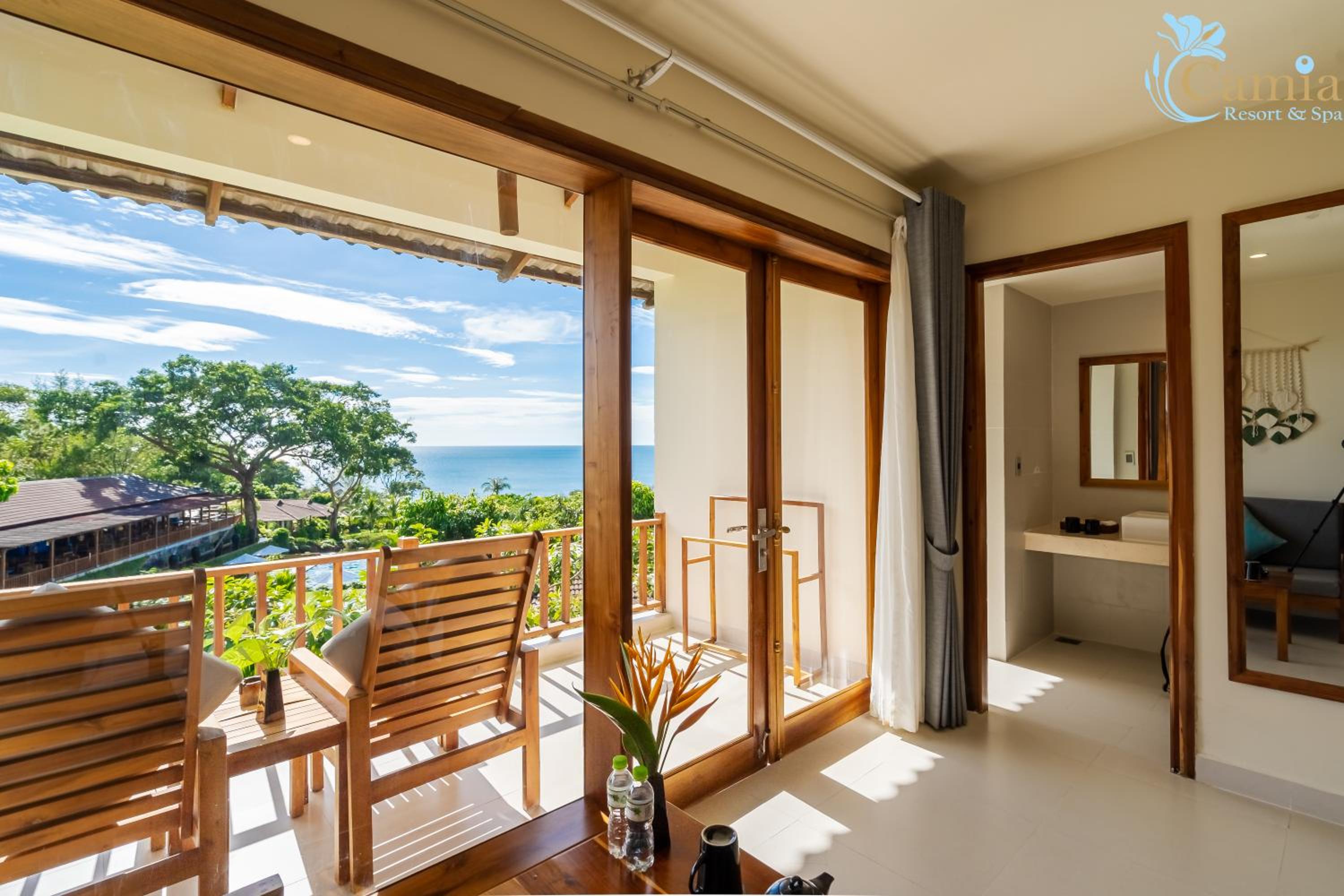 Premium Deluxe Double Room with Ocean View photo 2