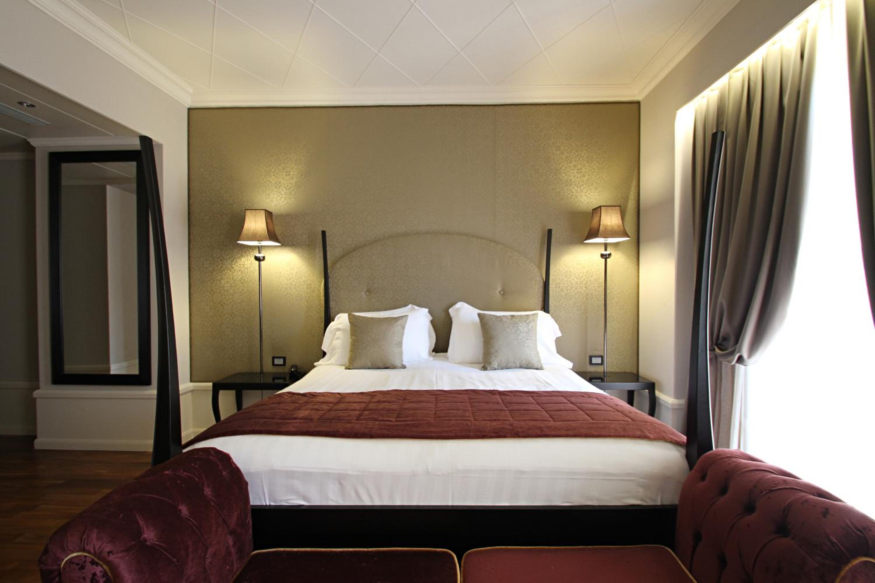 Deluxe Room - Photo 16