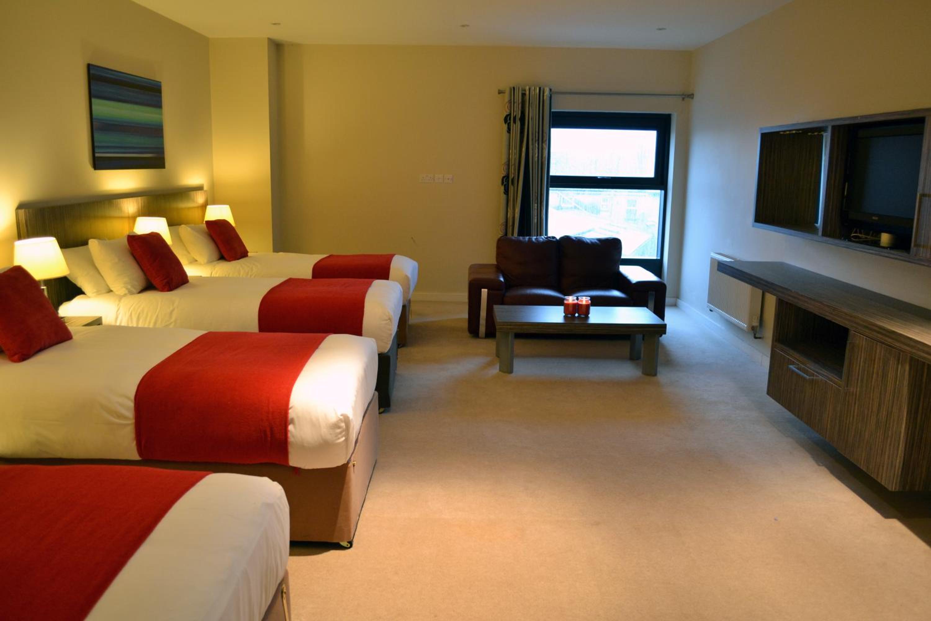 Five Bed Suite photo 1