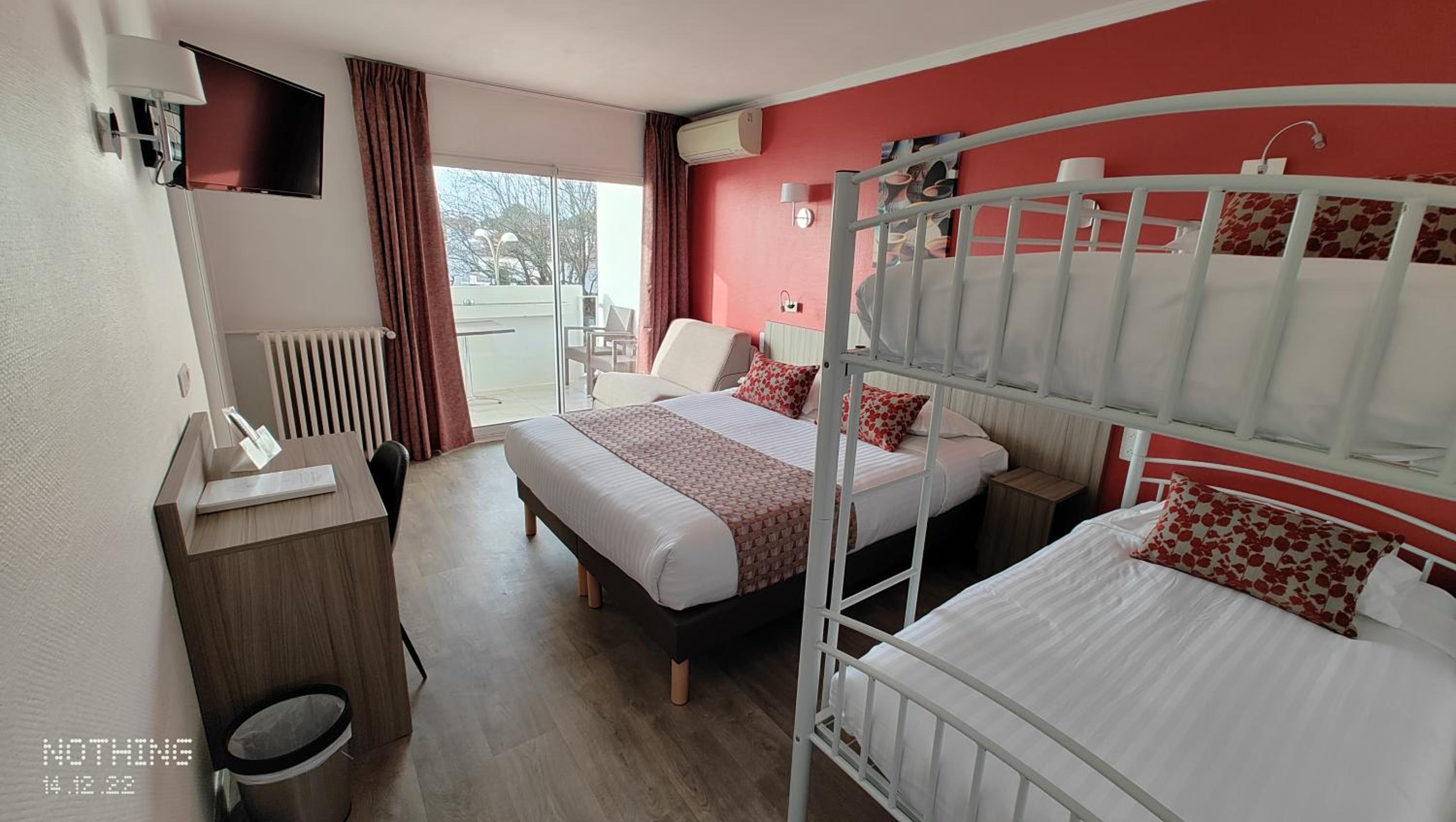 Superior Quadruple Room with Sea View