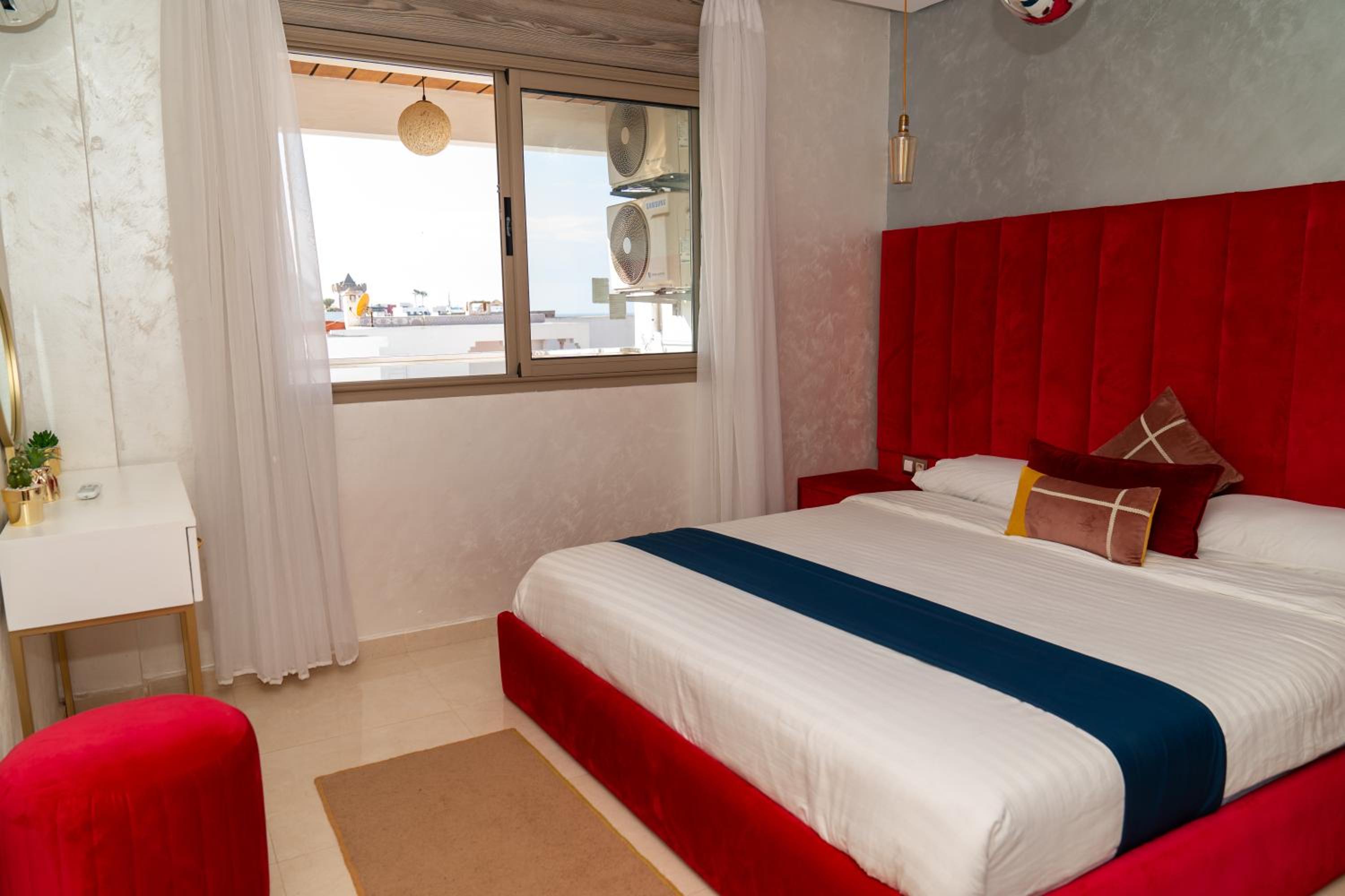 Apartment with Sea View - Photo 18