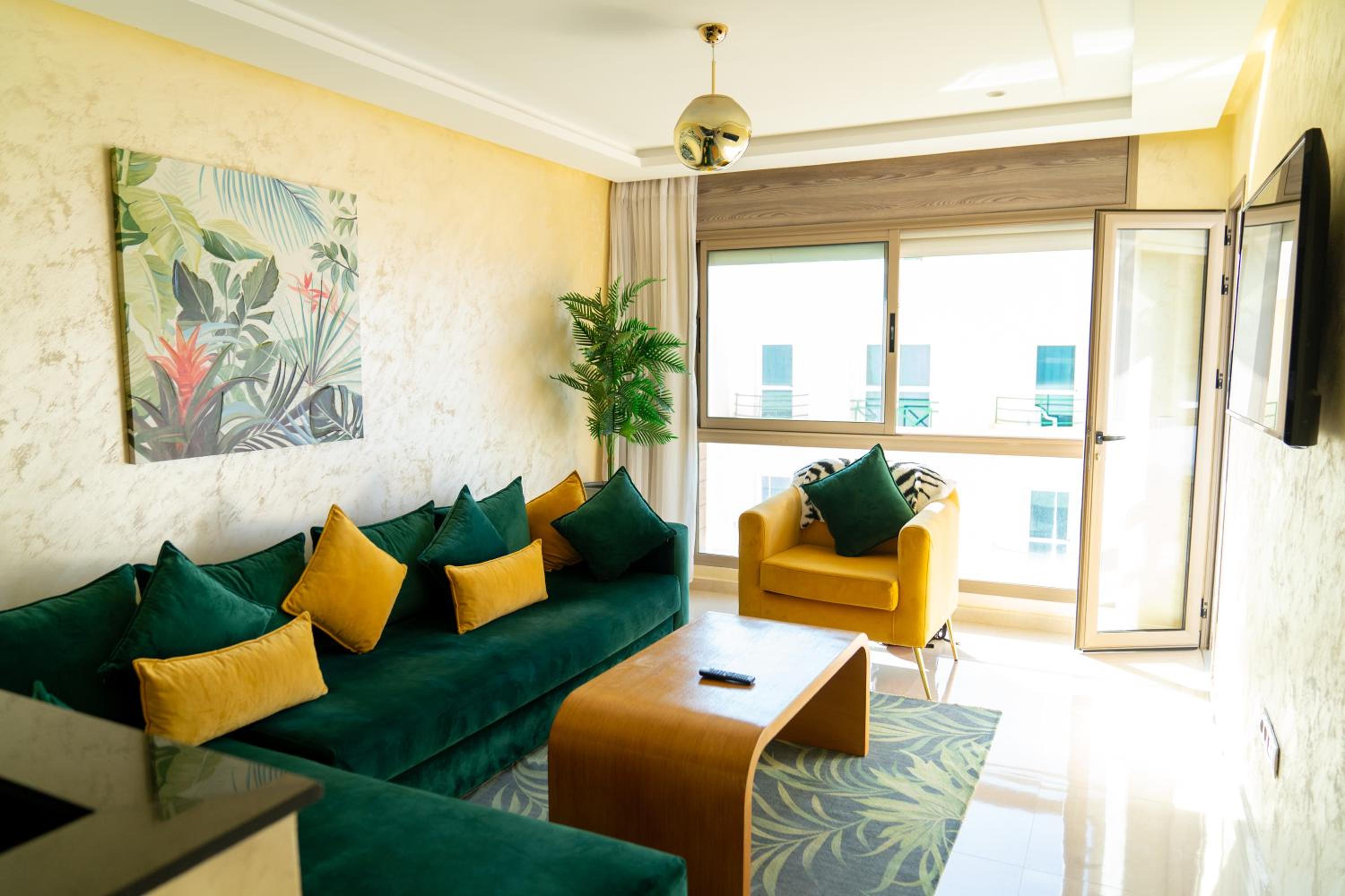 Apartment with Sea View - Photo 7