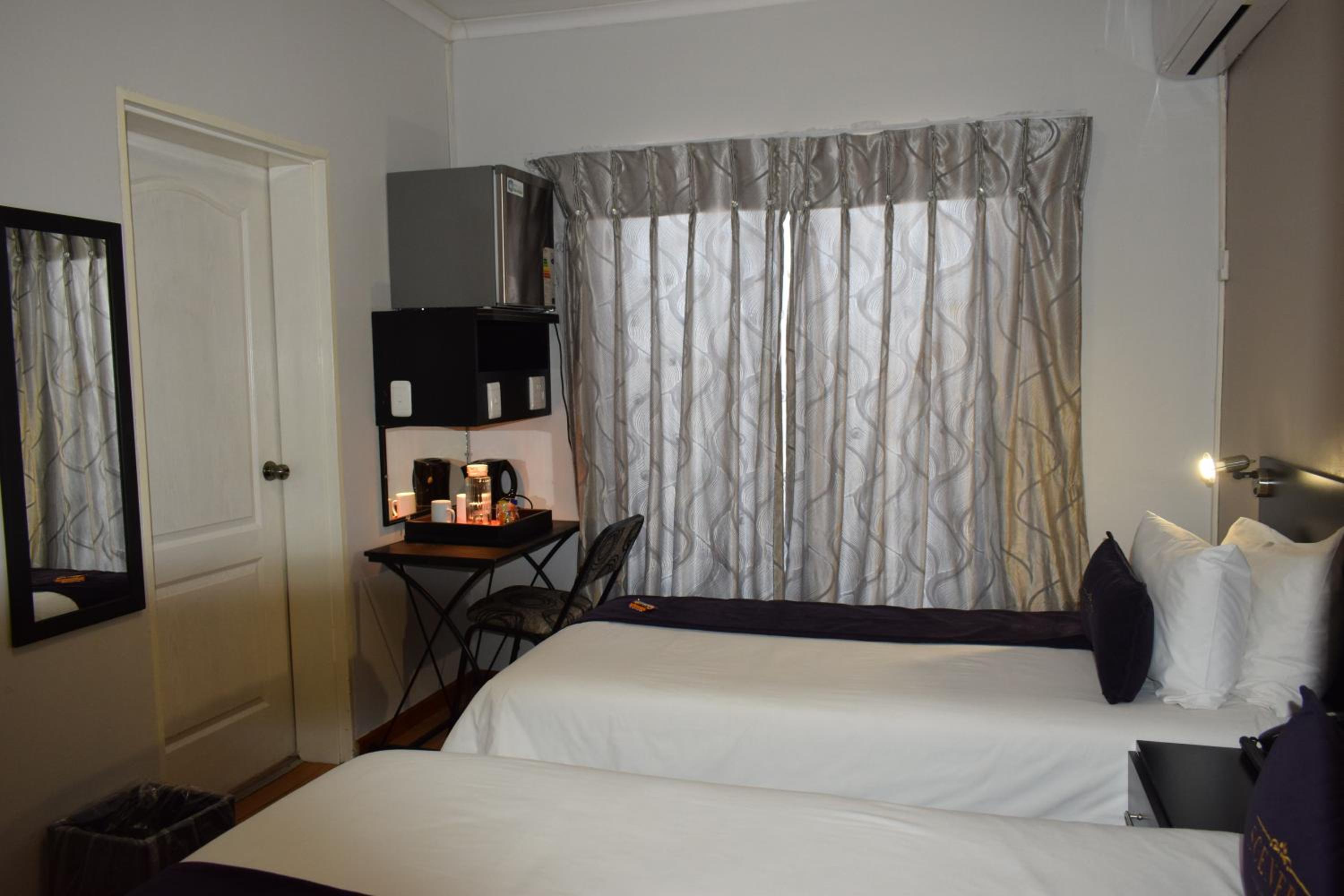 Standard Twin Room photo 3