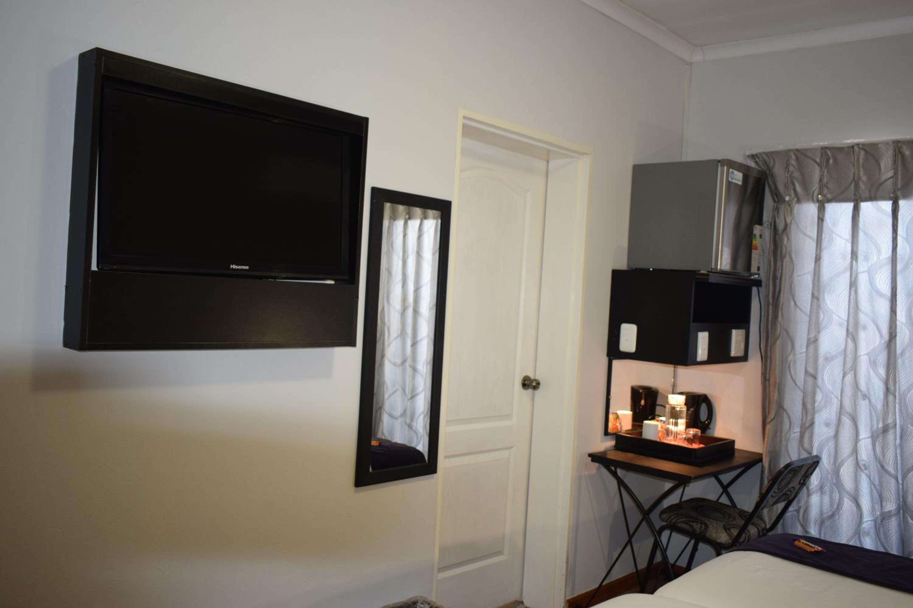 Standard Double Room photo 3