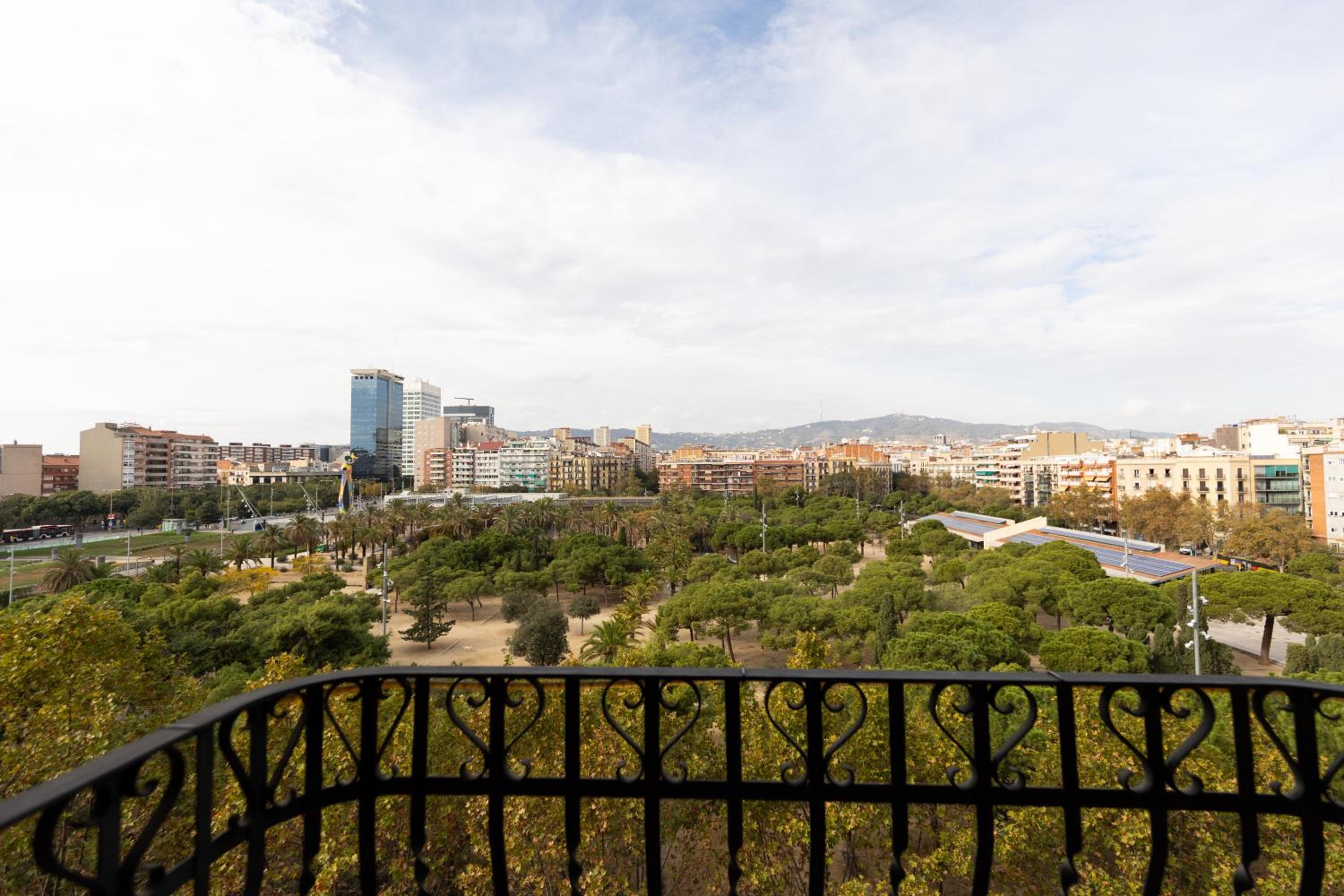 Double Room with Balcony and Park View photo 3