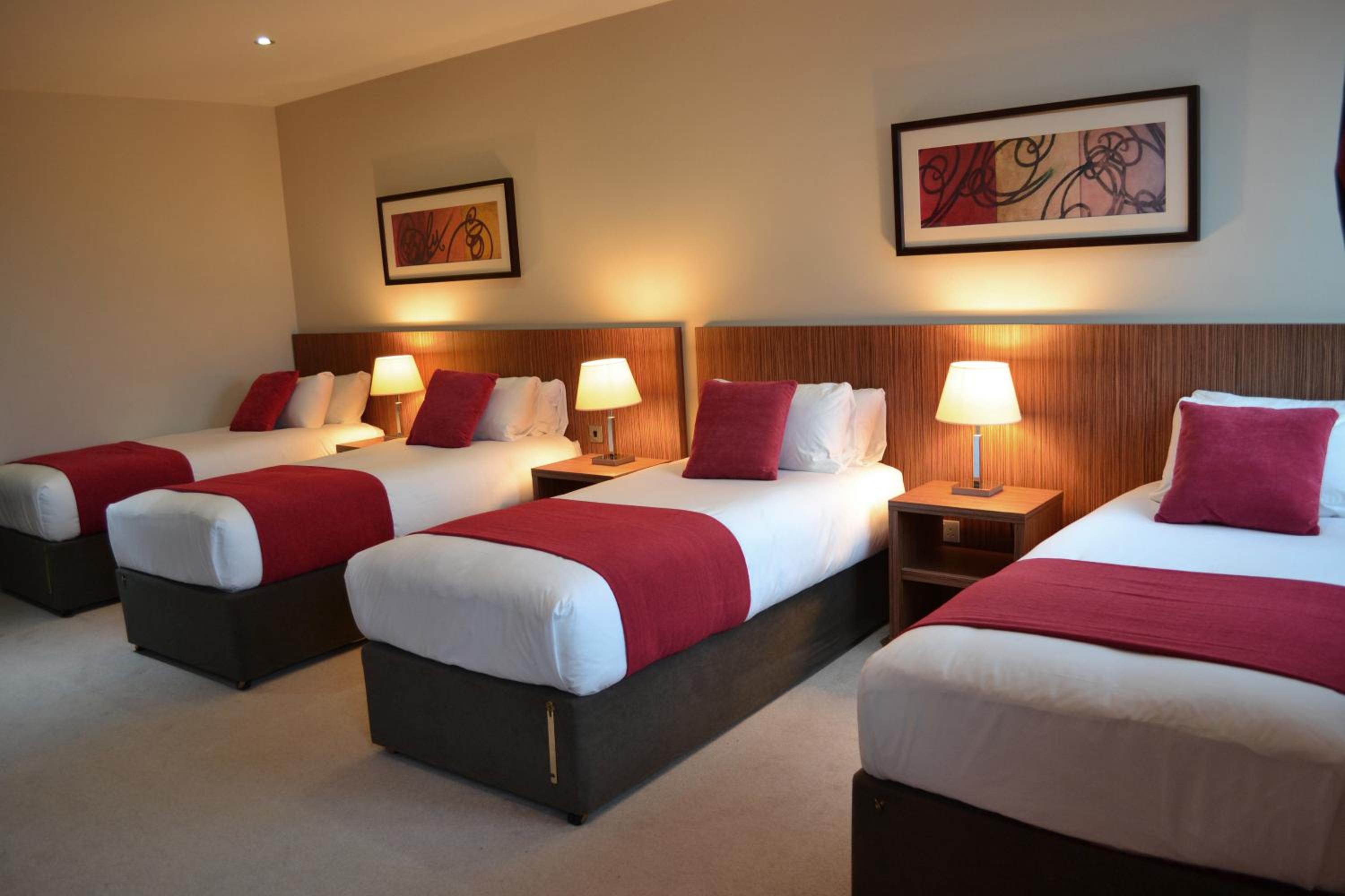 Five Bed Suite photo 2