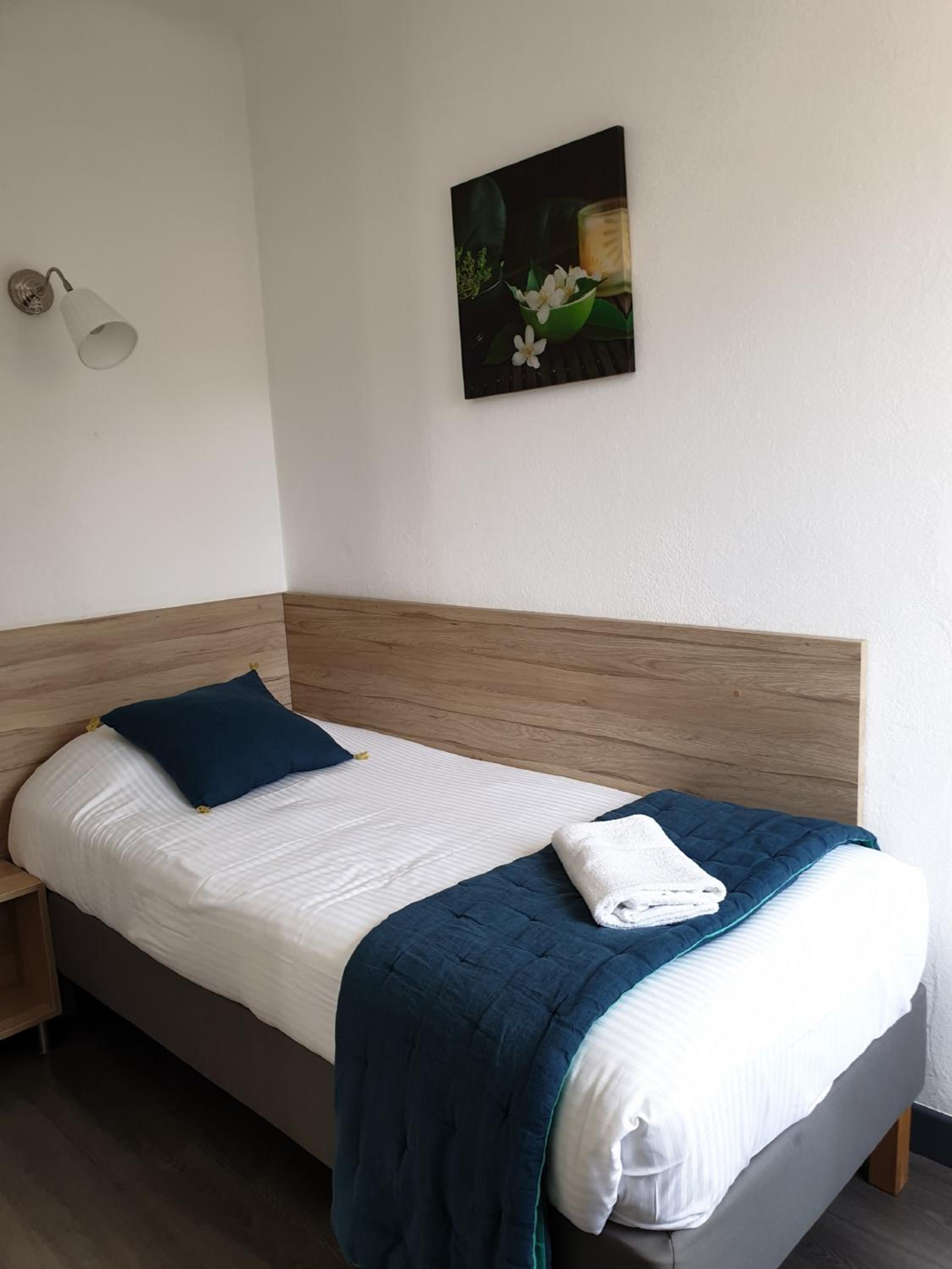 Single Room photo 3