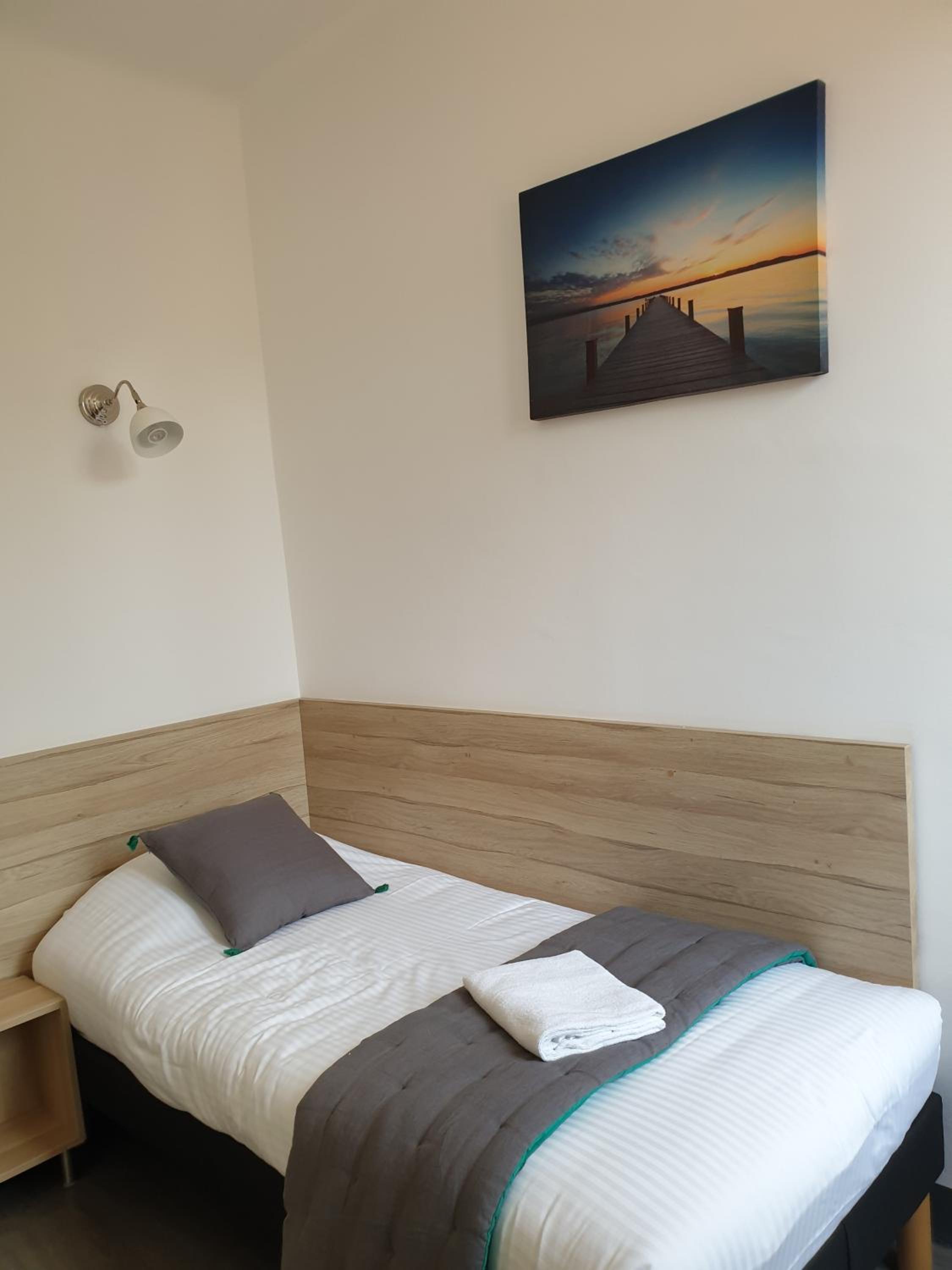 Single Room photo 2