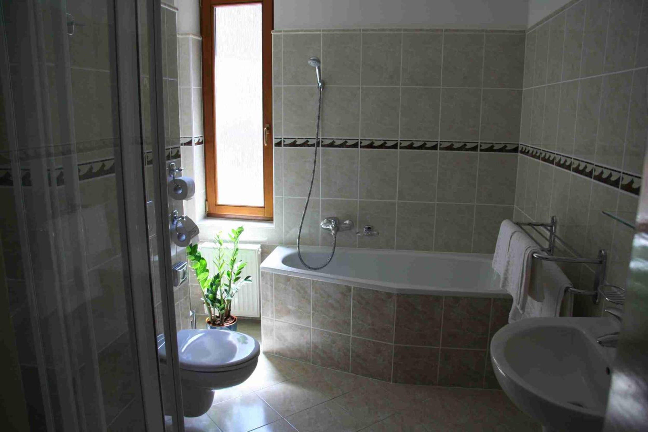 Suite - Photo 3