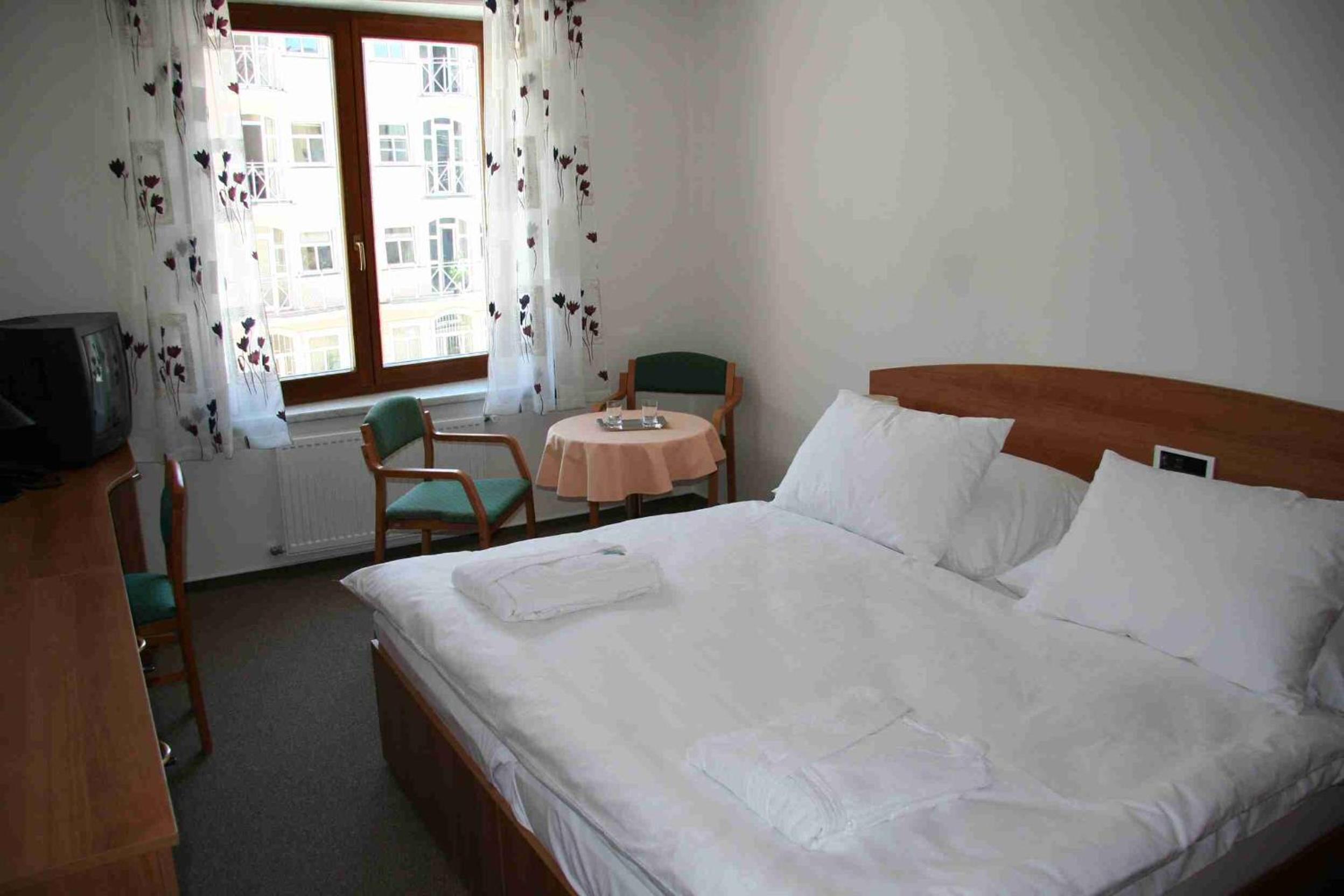 Double or Twin Room - Photo 1