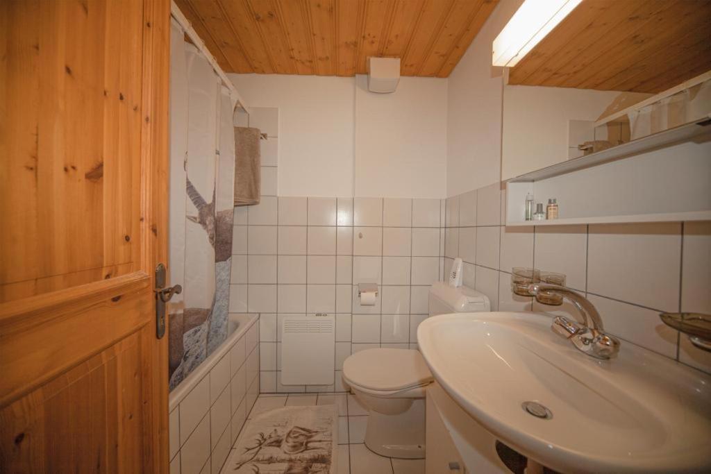 Two-Bedroom House - Photo 11