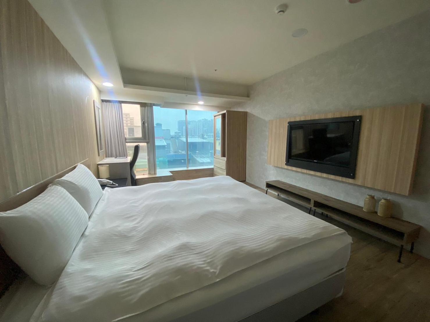 Deluxe Double Room - Photo 15