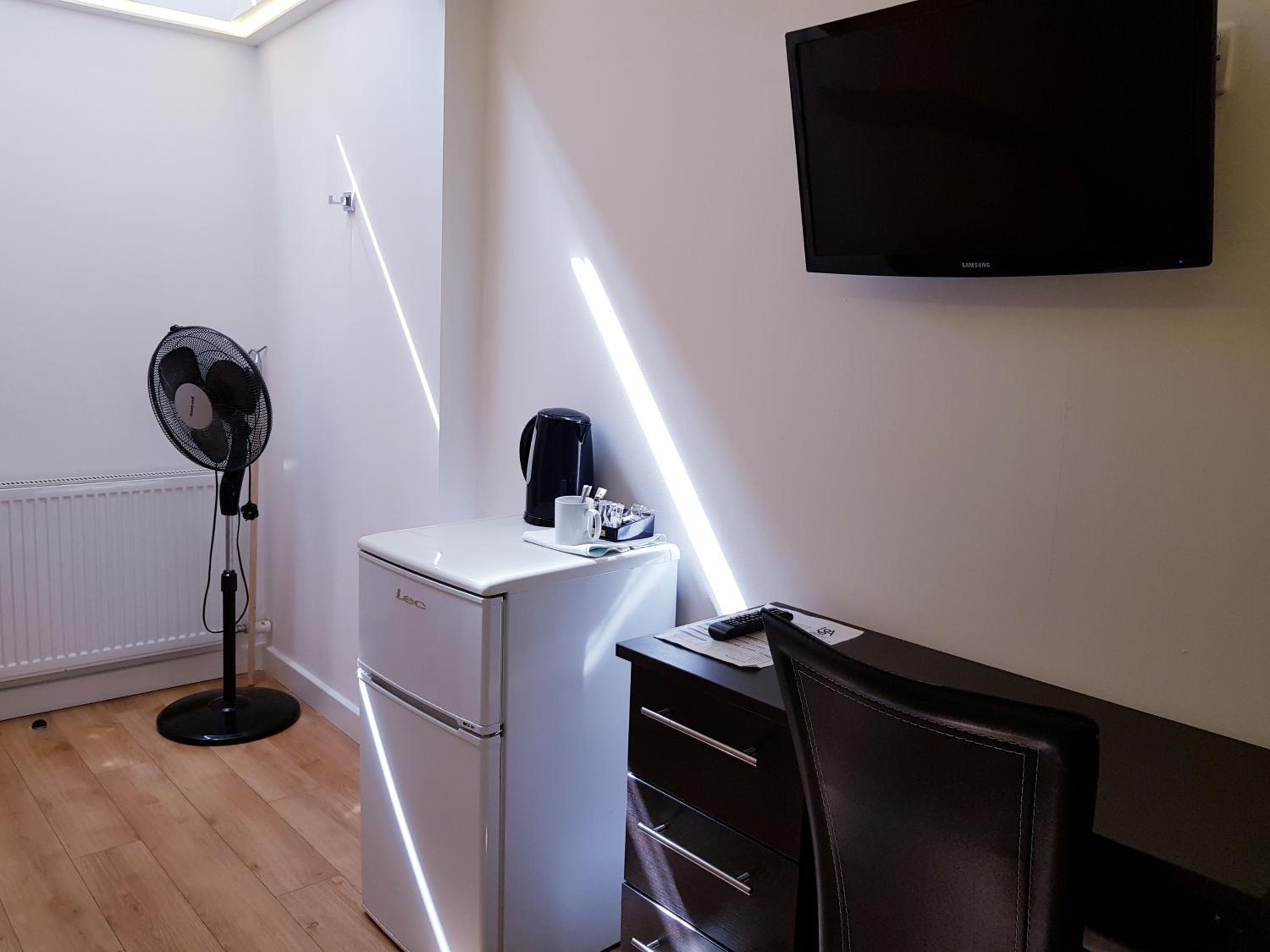 Budget Single Room photo 3