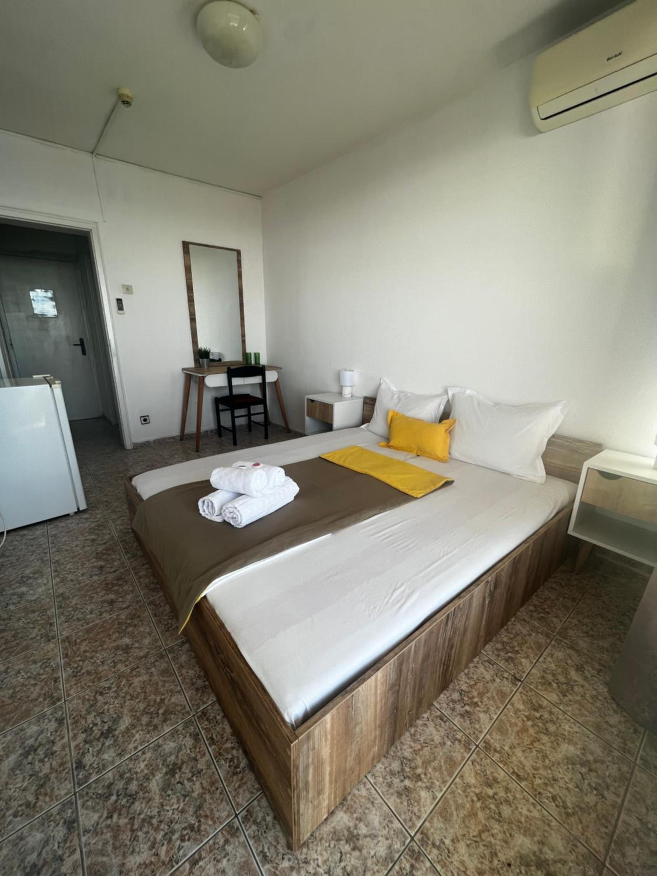Standard Double Room (2 Adults) photo 3