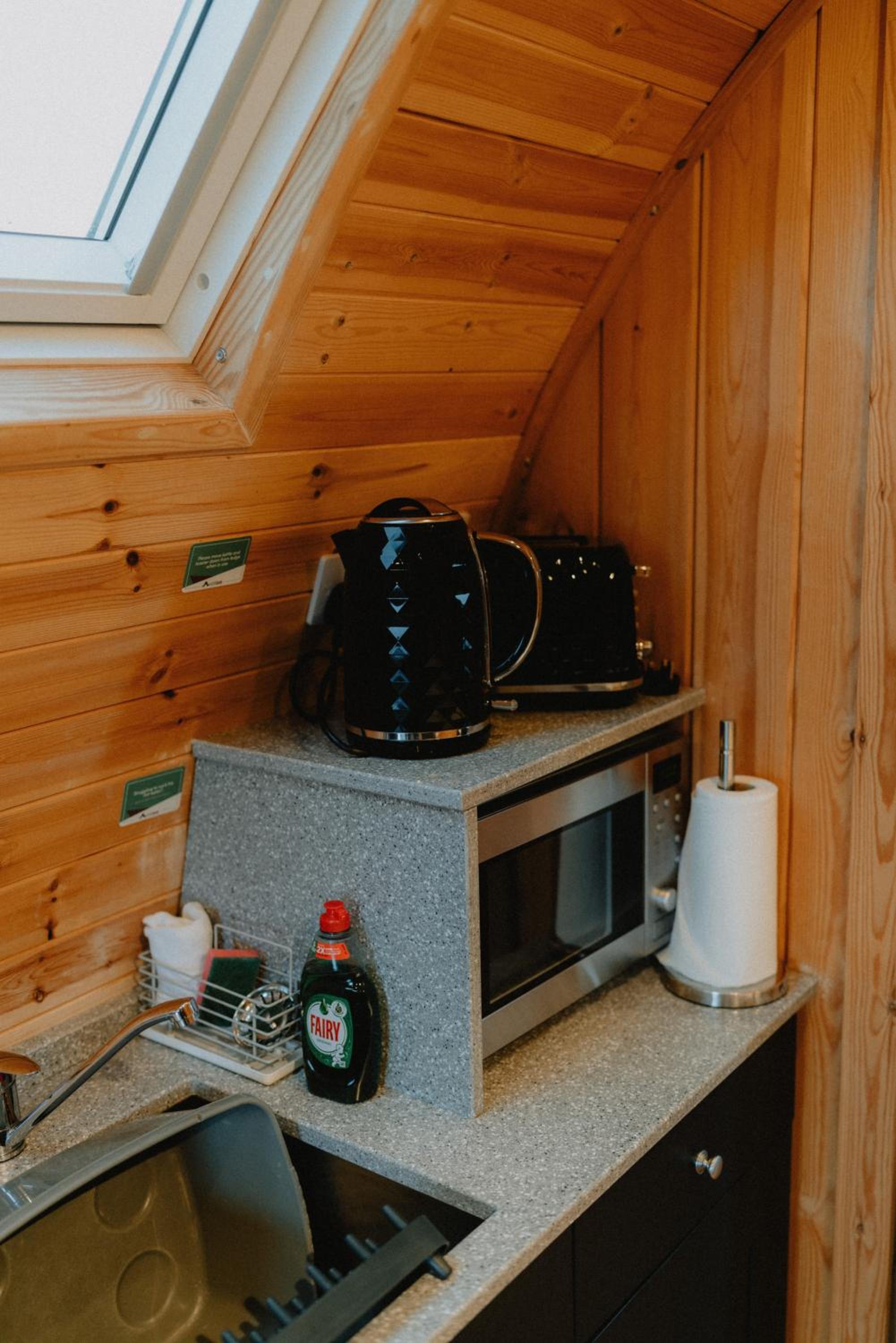 Luxury Glamping Pod (Pet Friendly) - Photo 8