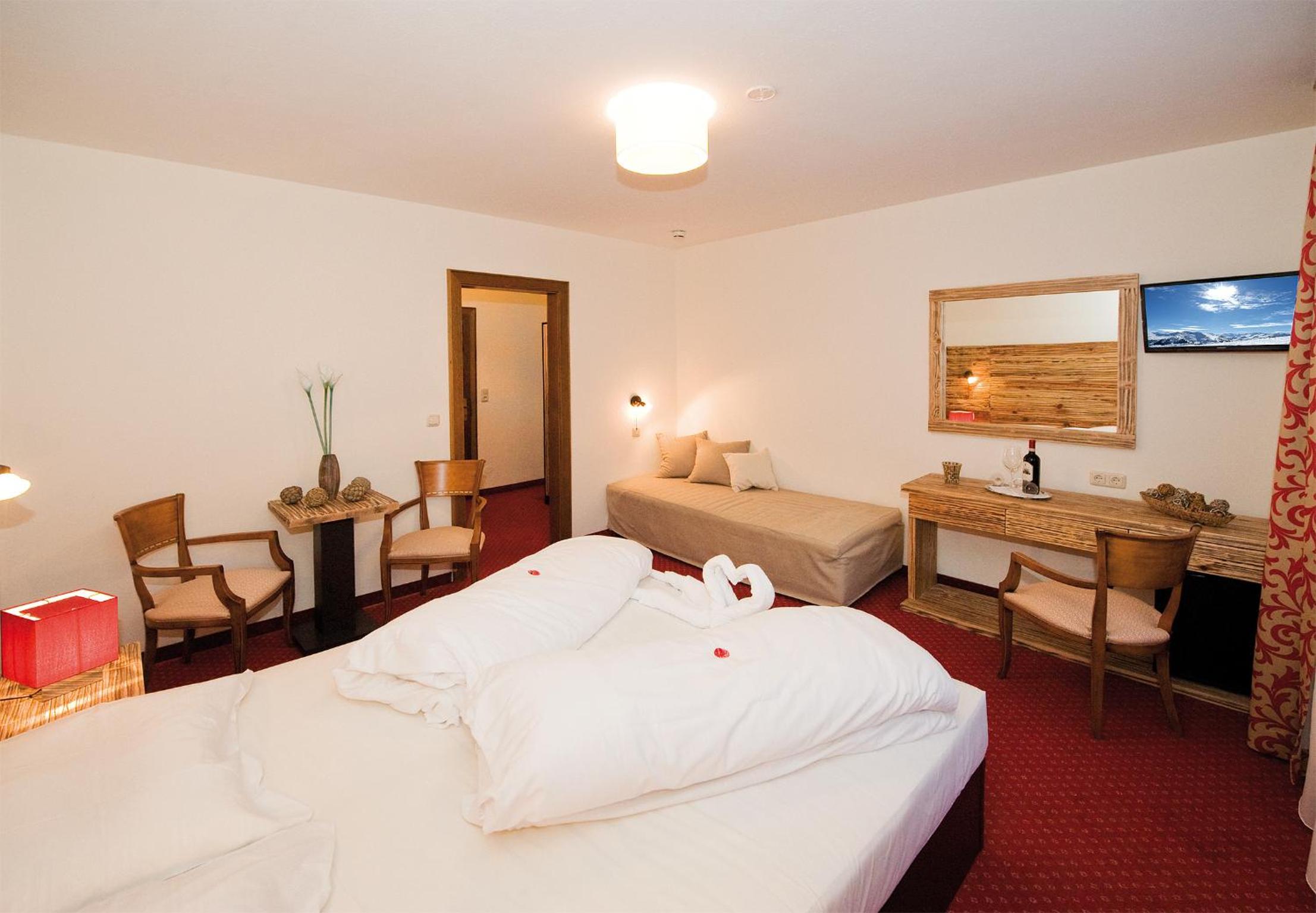 Superior Double Room with Balcony - Photo 5