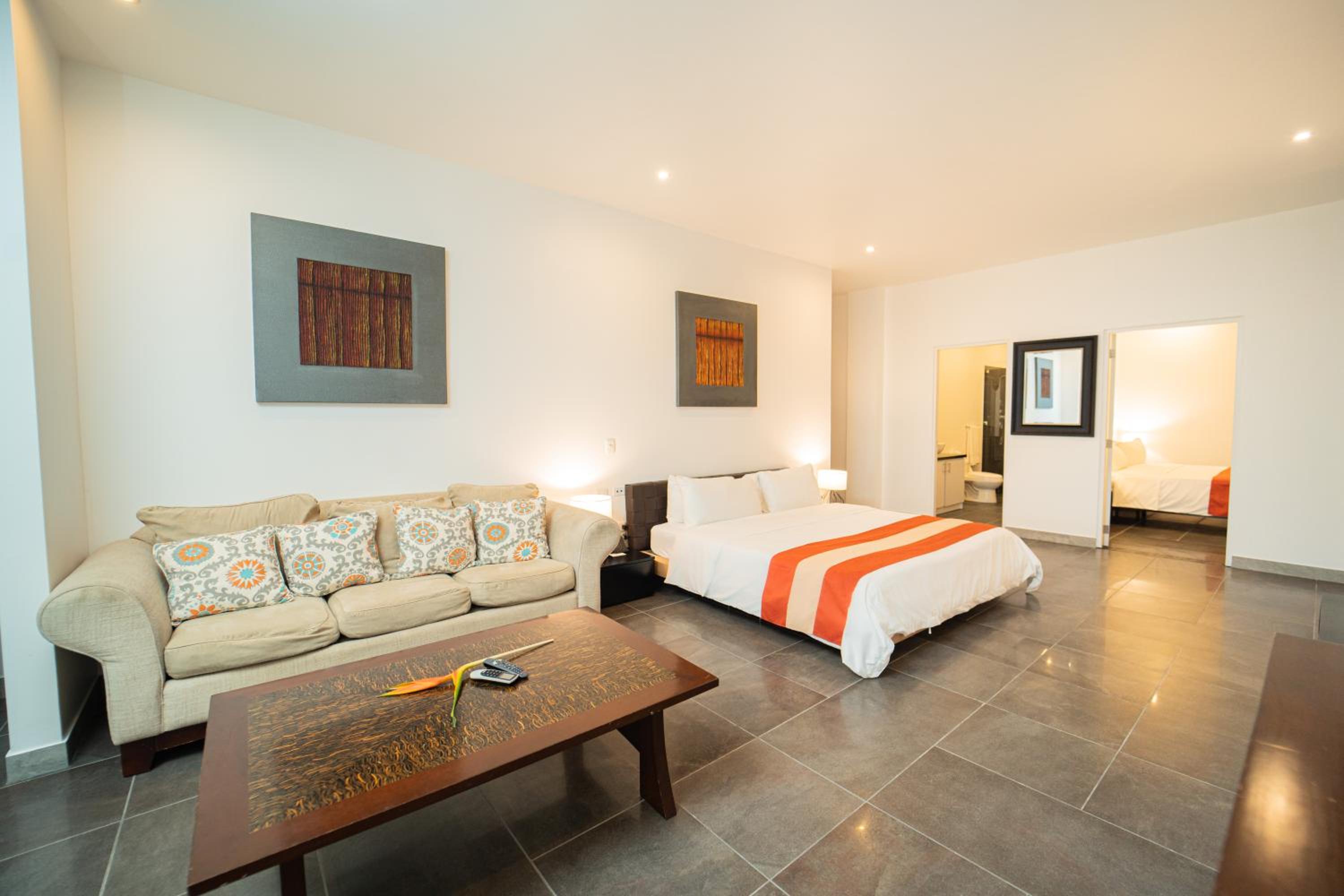 Suite Familiar con Piscina Compartida