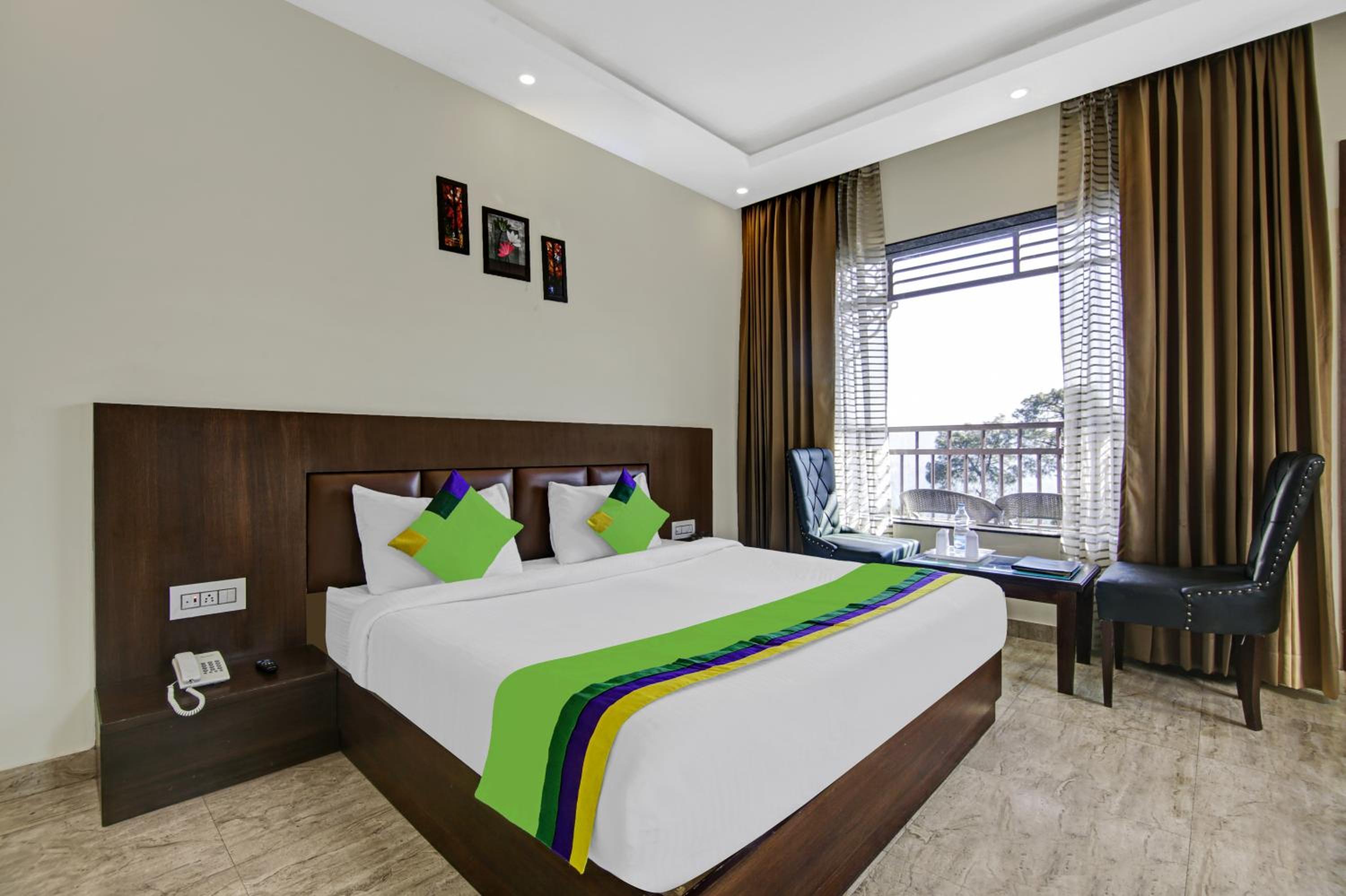 King Room with Mountain View