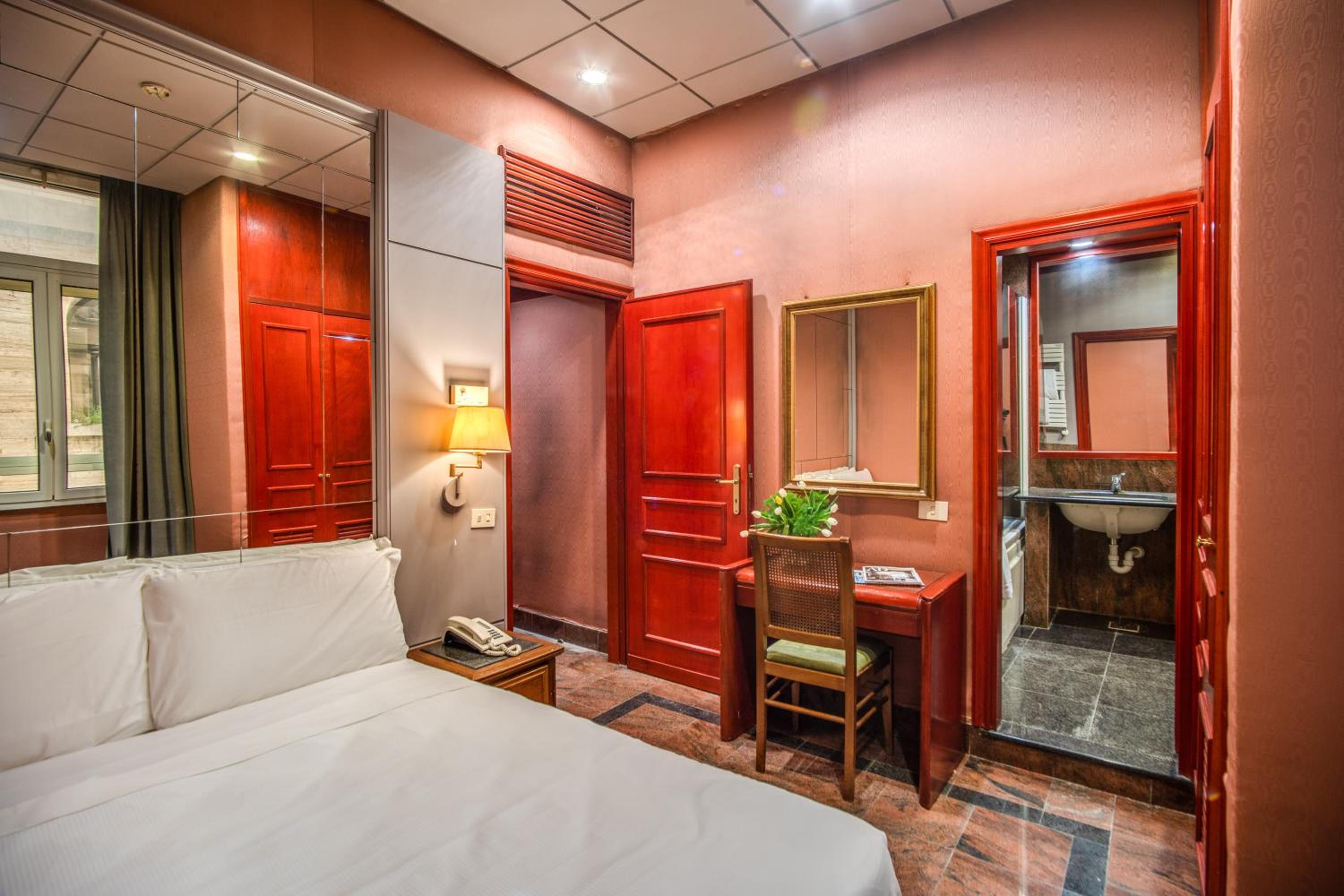 Double or Twin Room photo 2