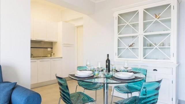 One-Bedroom Apartment with Sea View