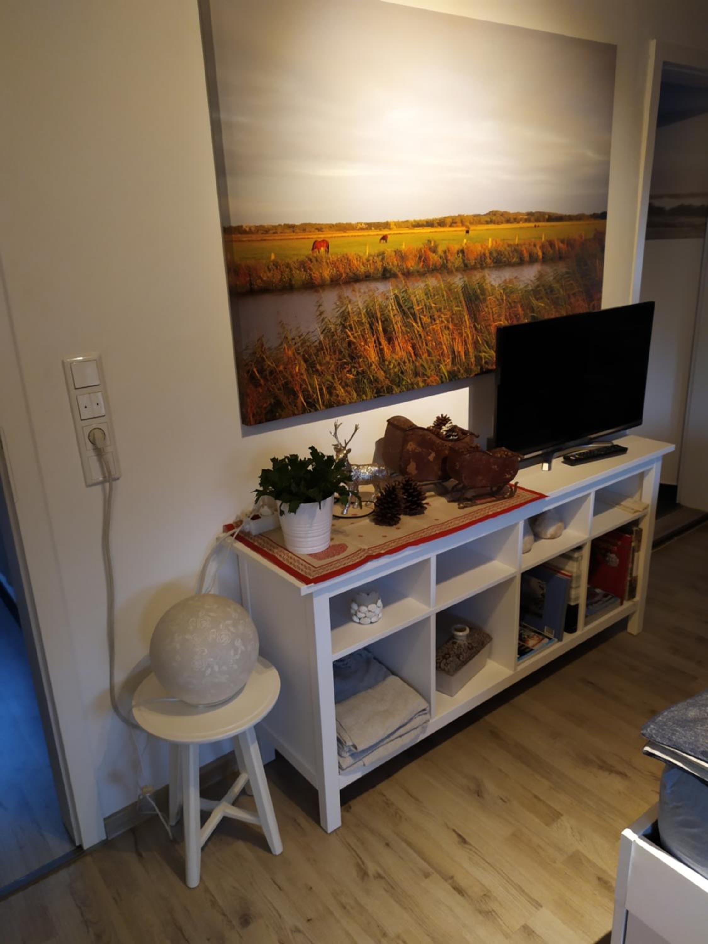Studio - Split Level - Photo 1