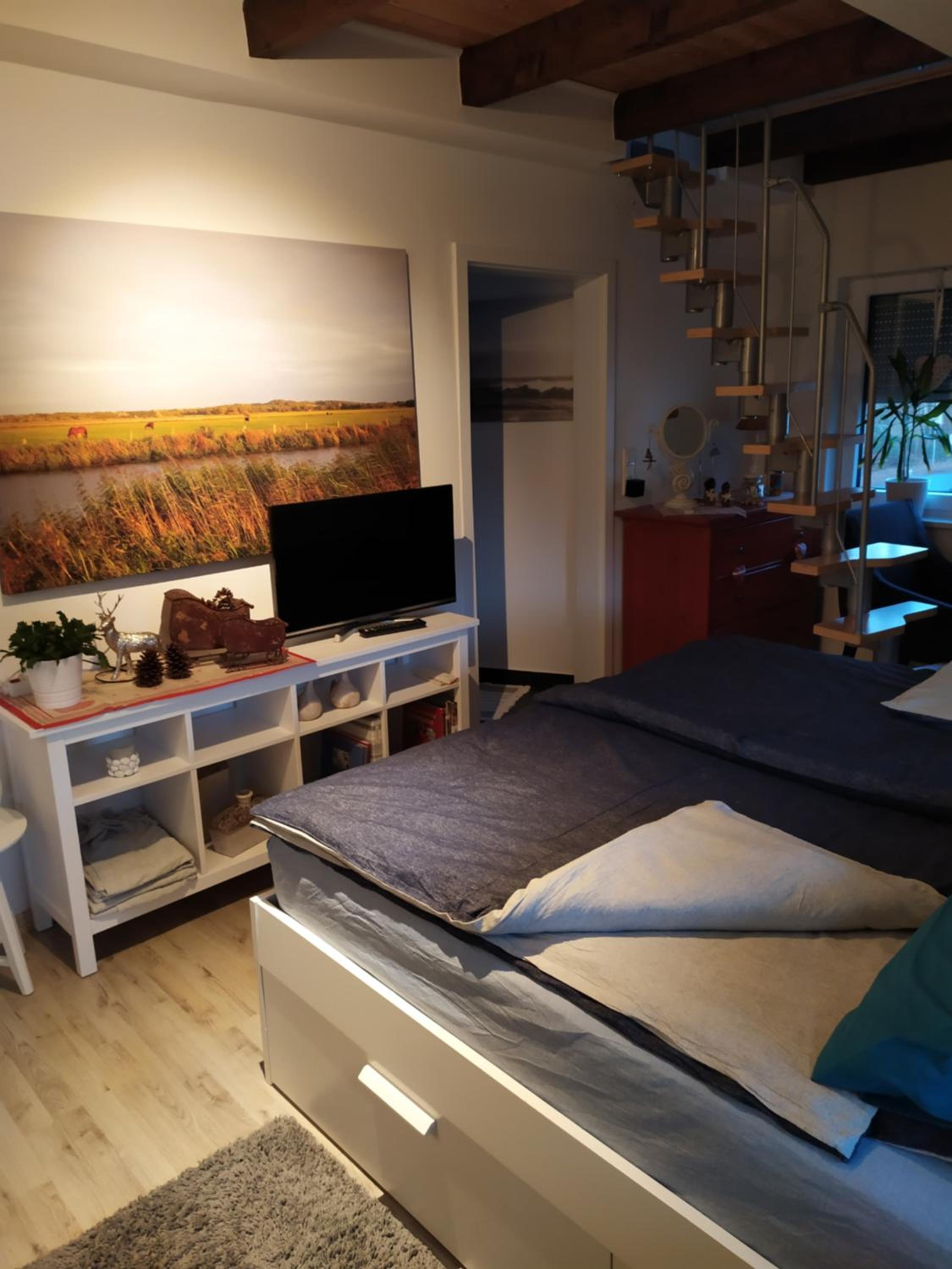Studio - Split Level - Photo 3