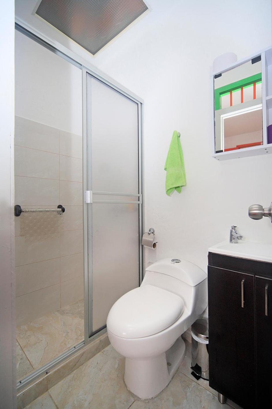 Twin Room with Private Bathroom photo 3