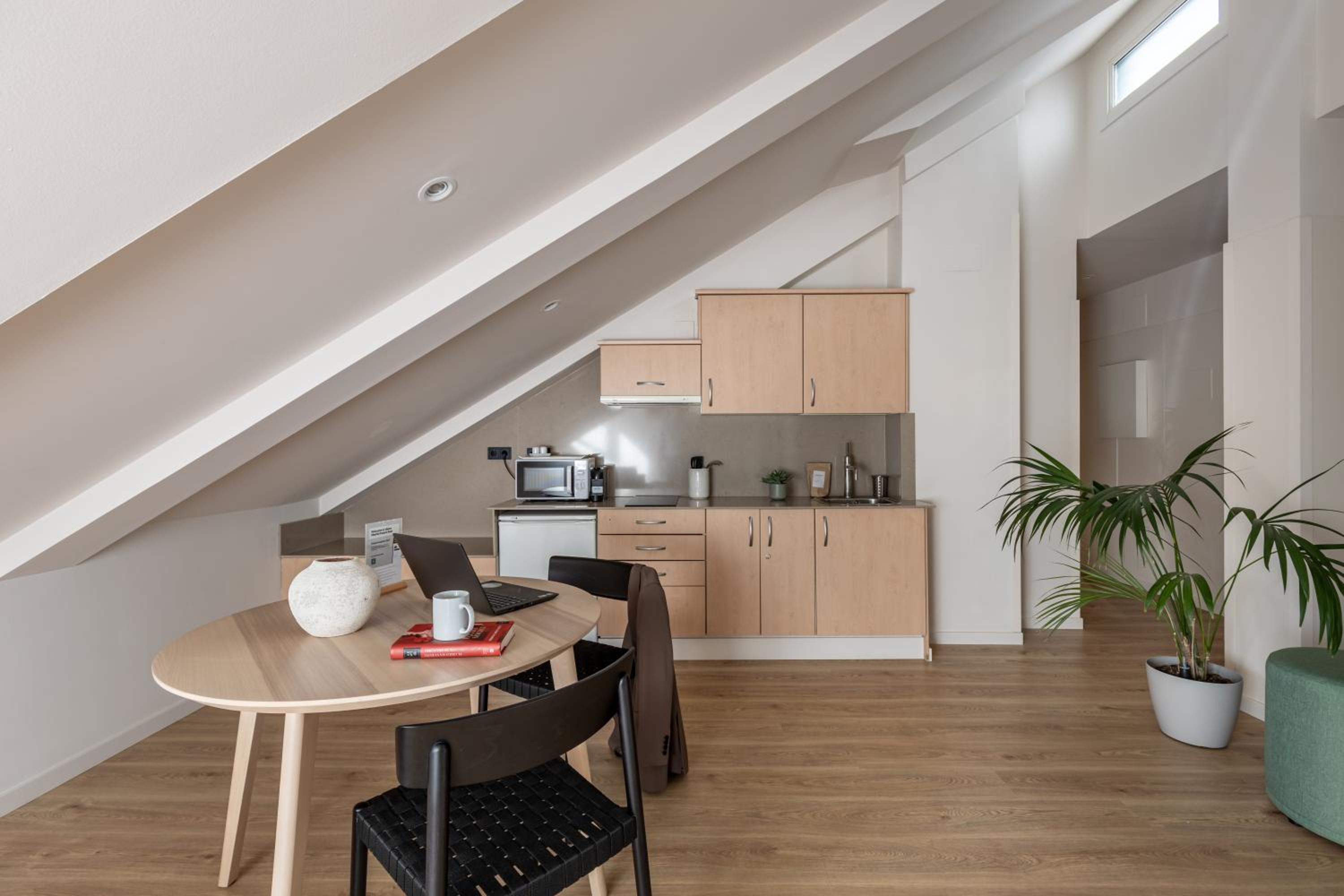 One-Bedroom Apartment - Photo 5