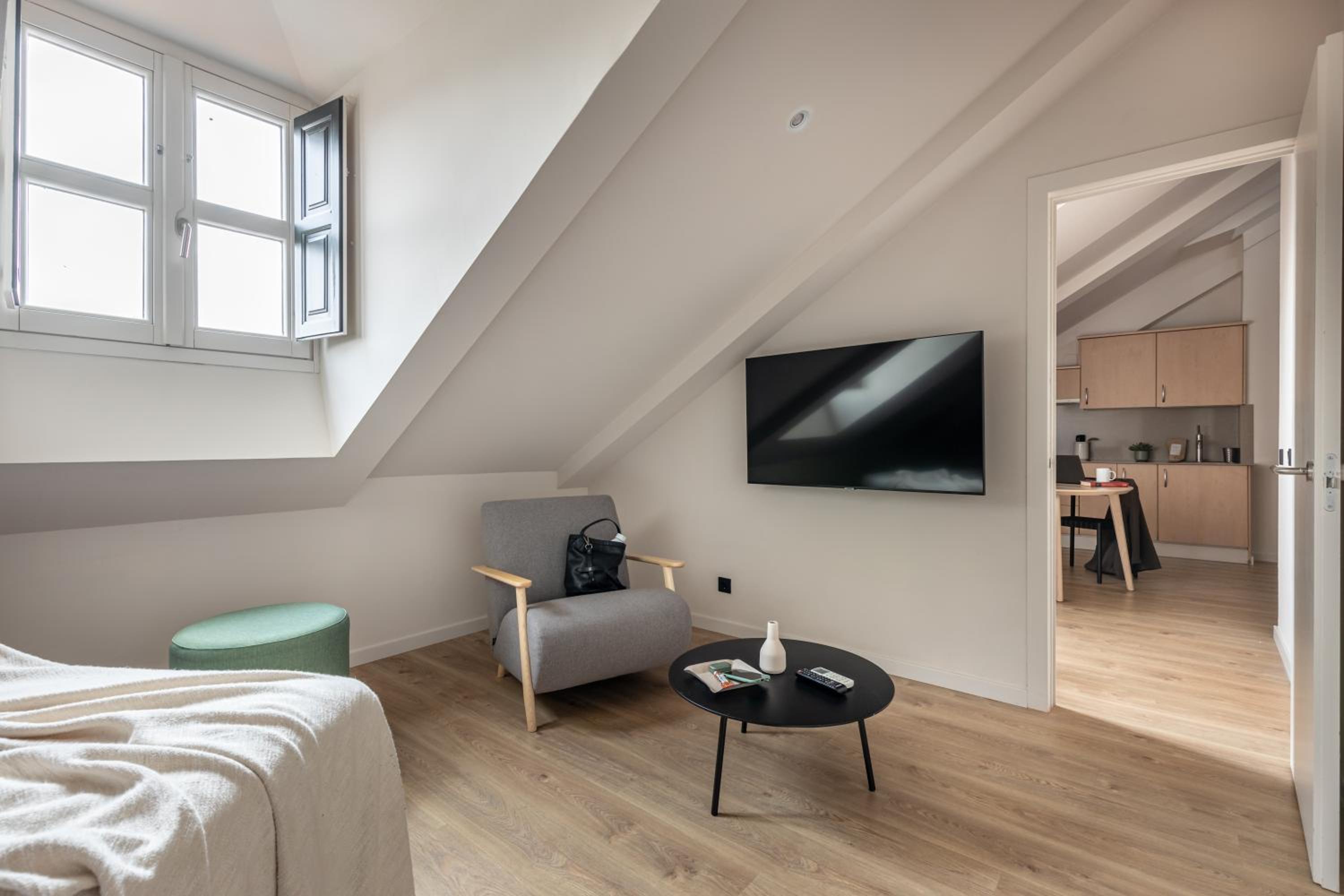 One-Bedroom Apartment - Photo 3