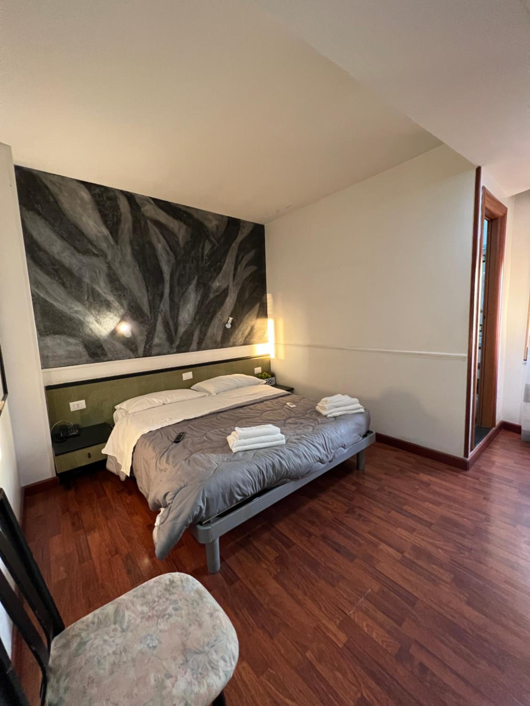 Standard Double Room - Photo 1