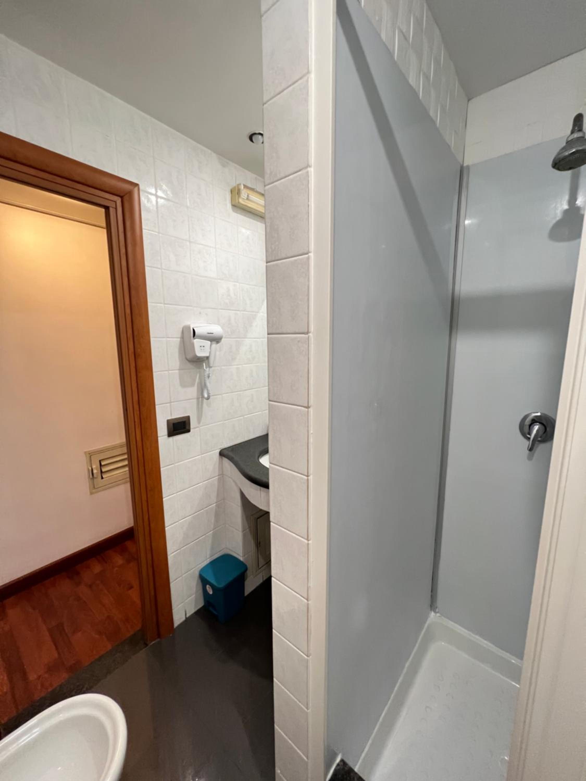 Deluxe Room - Photo 9