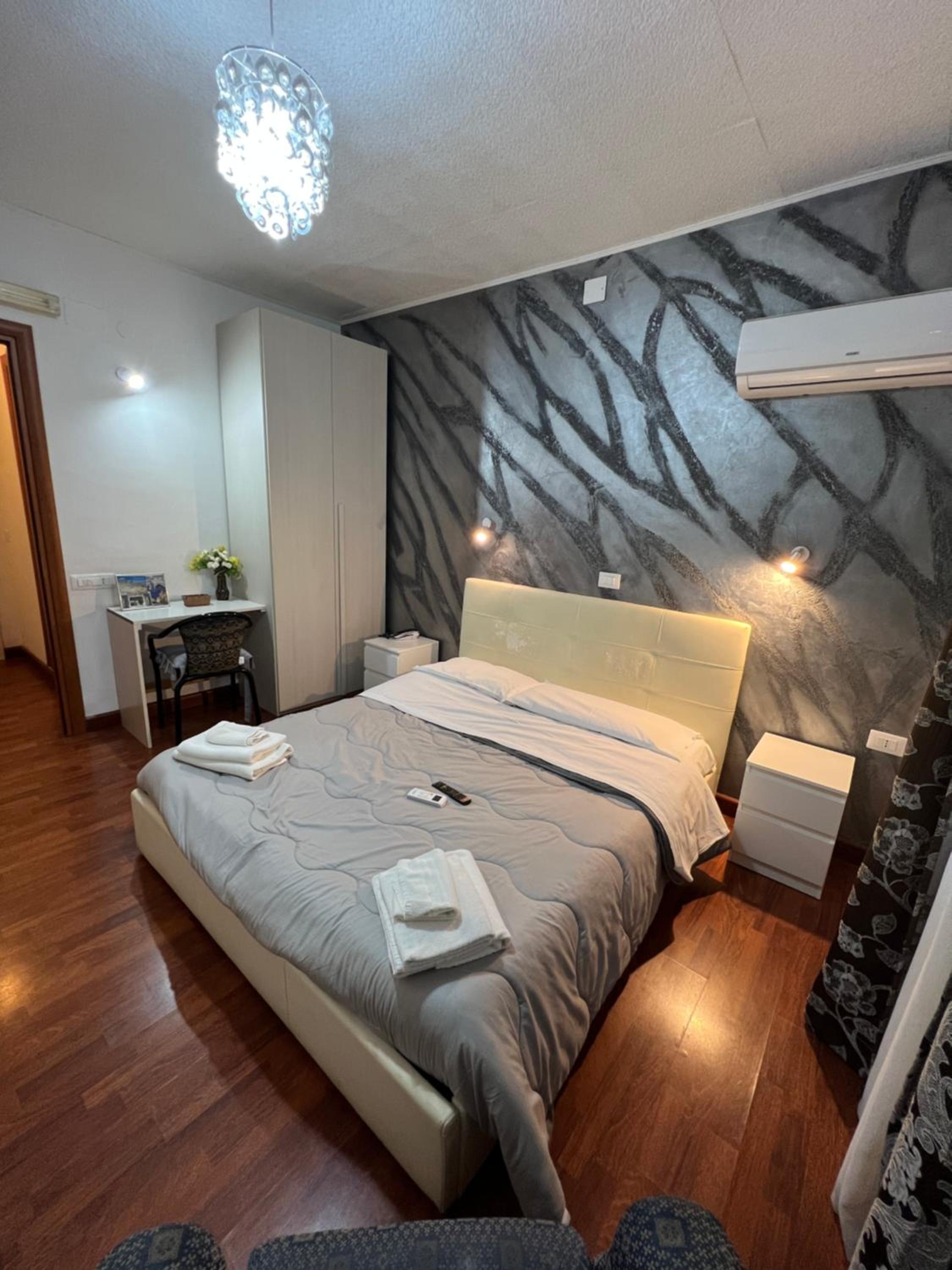 Deluxe Room - Photo 1