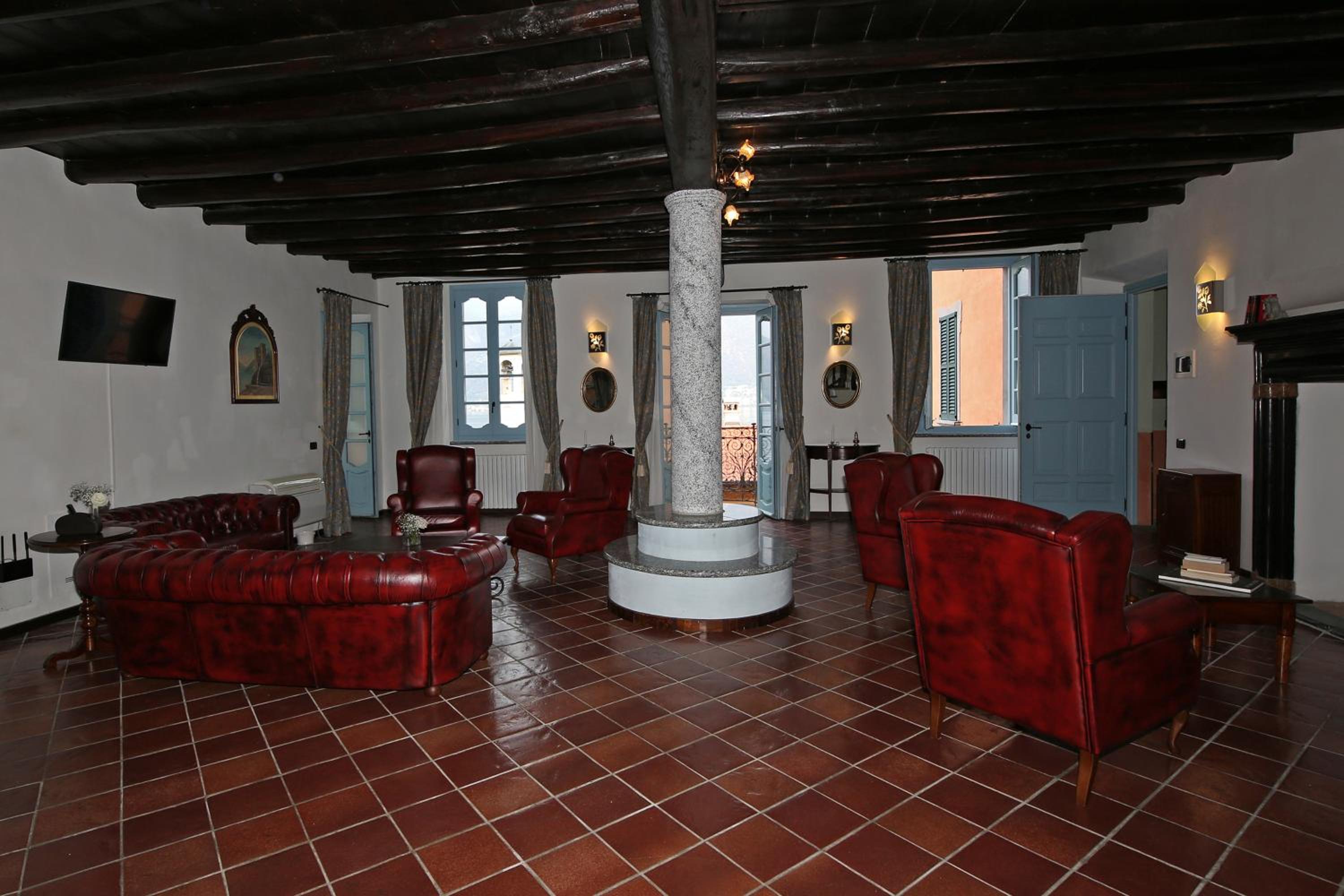 Two-Bedroom Apartment with Terrace - Split Level photo 1