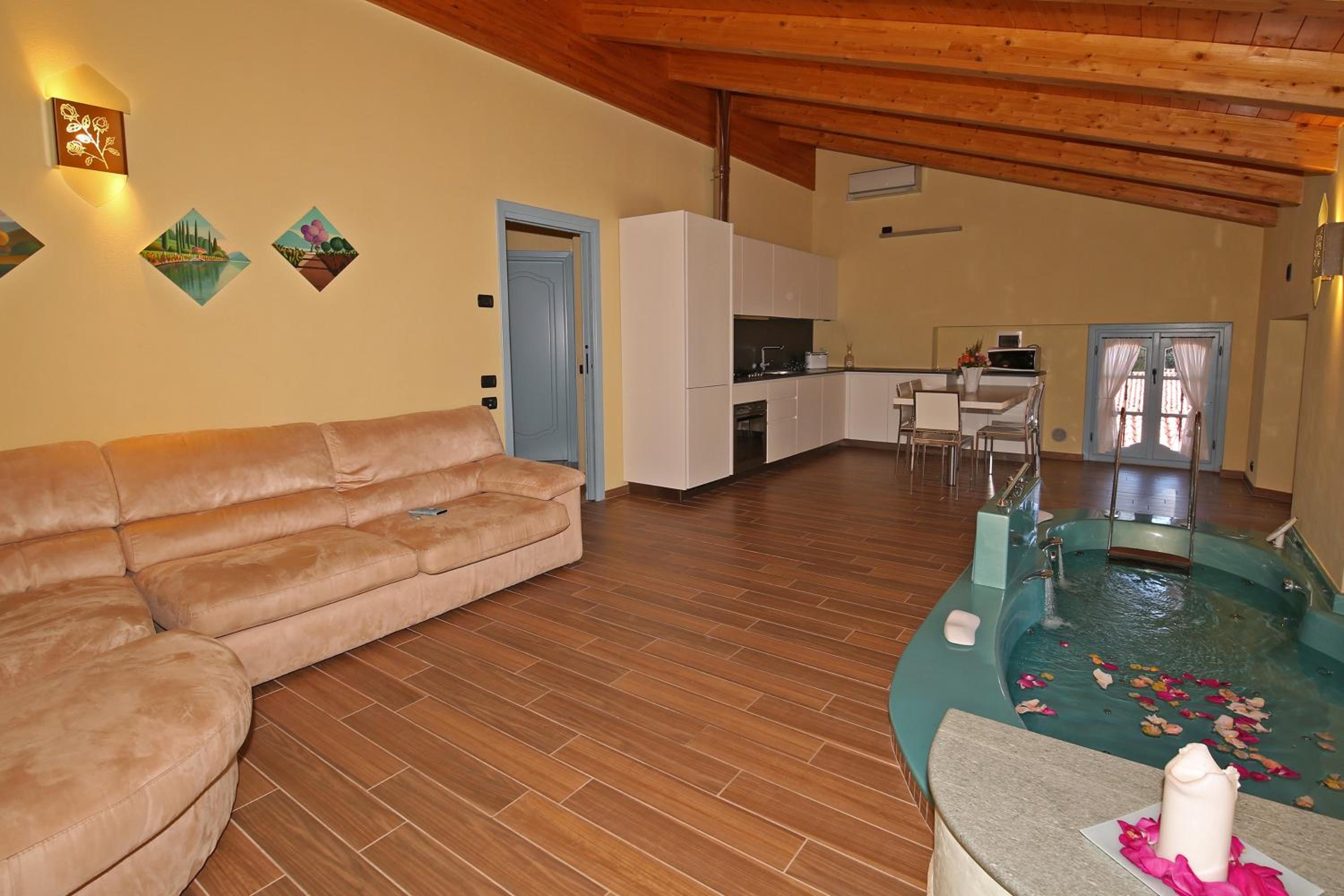 Three-Bedroom Apartment with Spa Bath photo 1