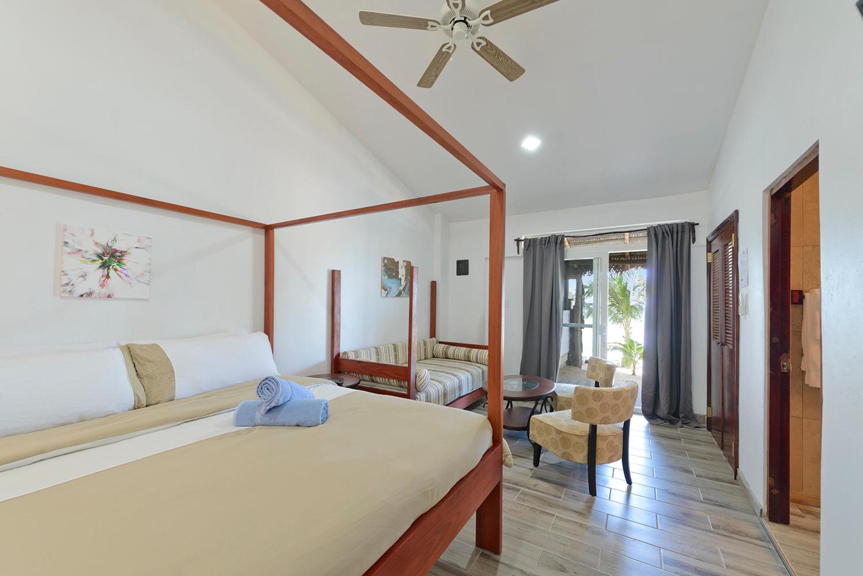Deluxe Triple Room with Sea View photo 2