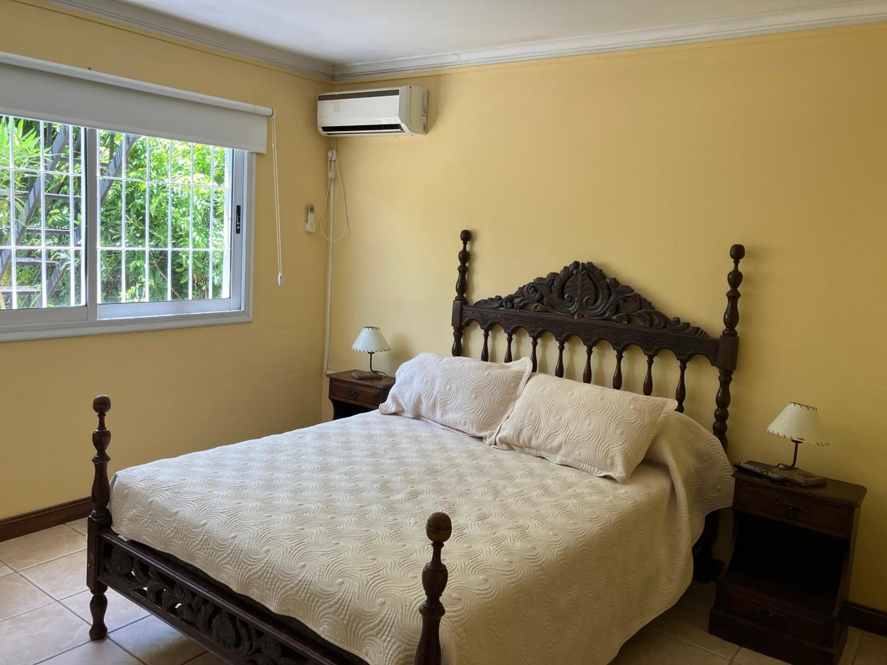 One-Bedroom House photo 1