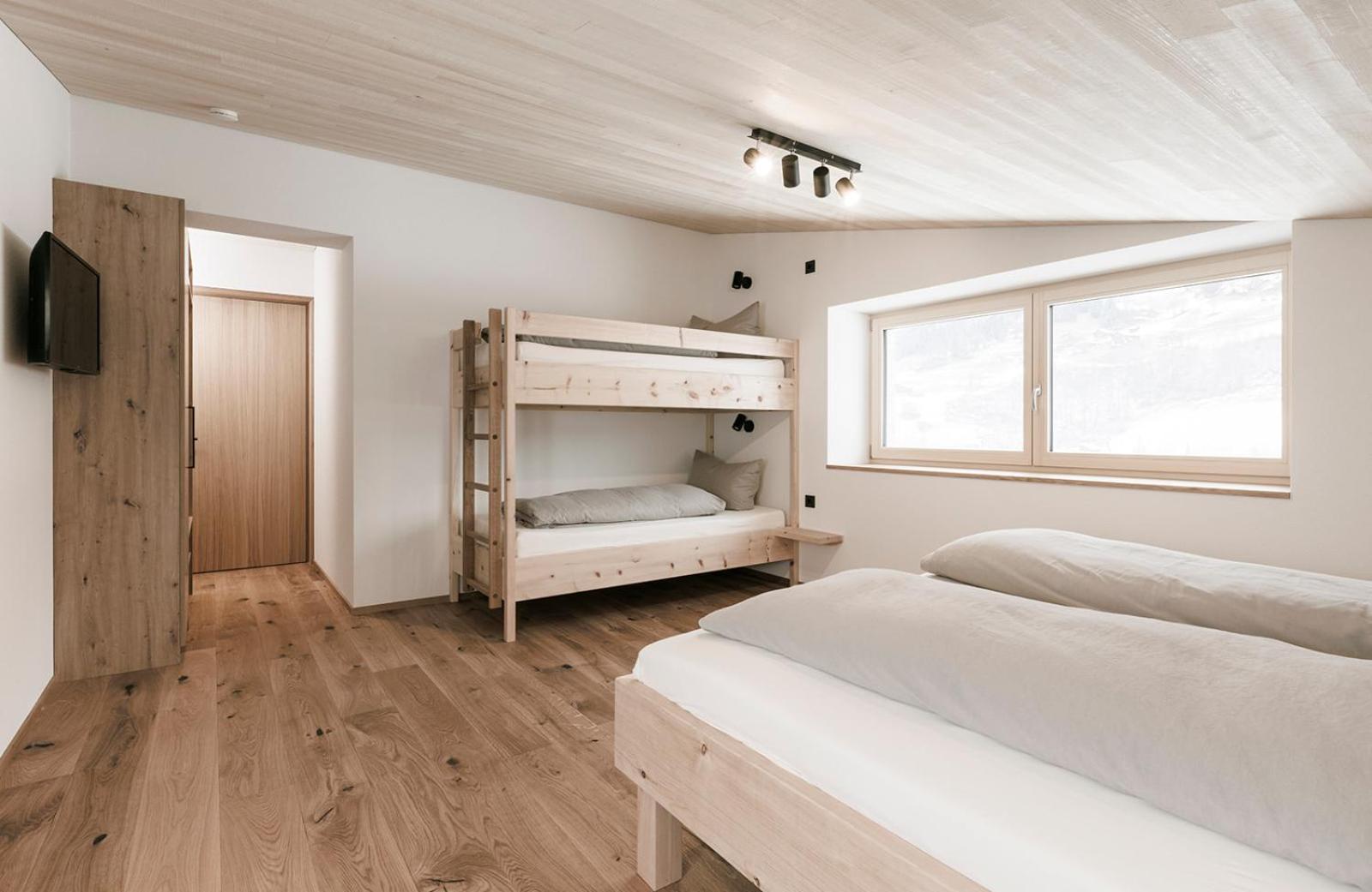 Four-Bedroom House photo 1
