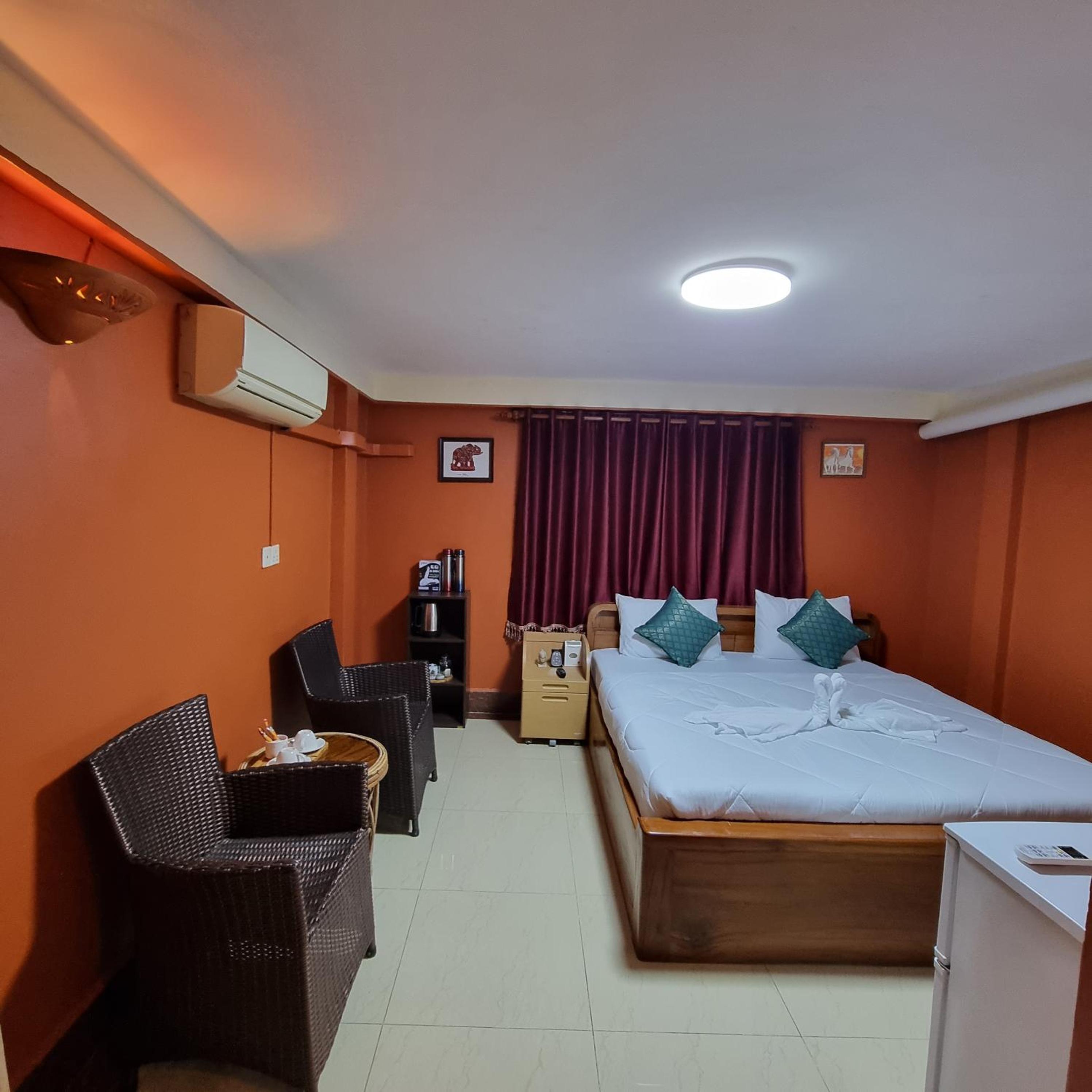 Deluxe Double Room - Photo 40
