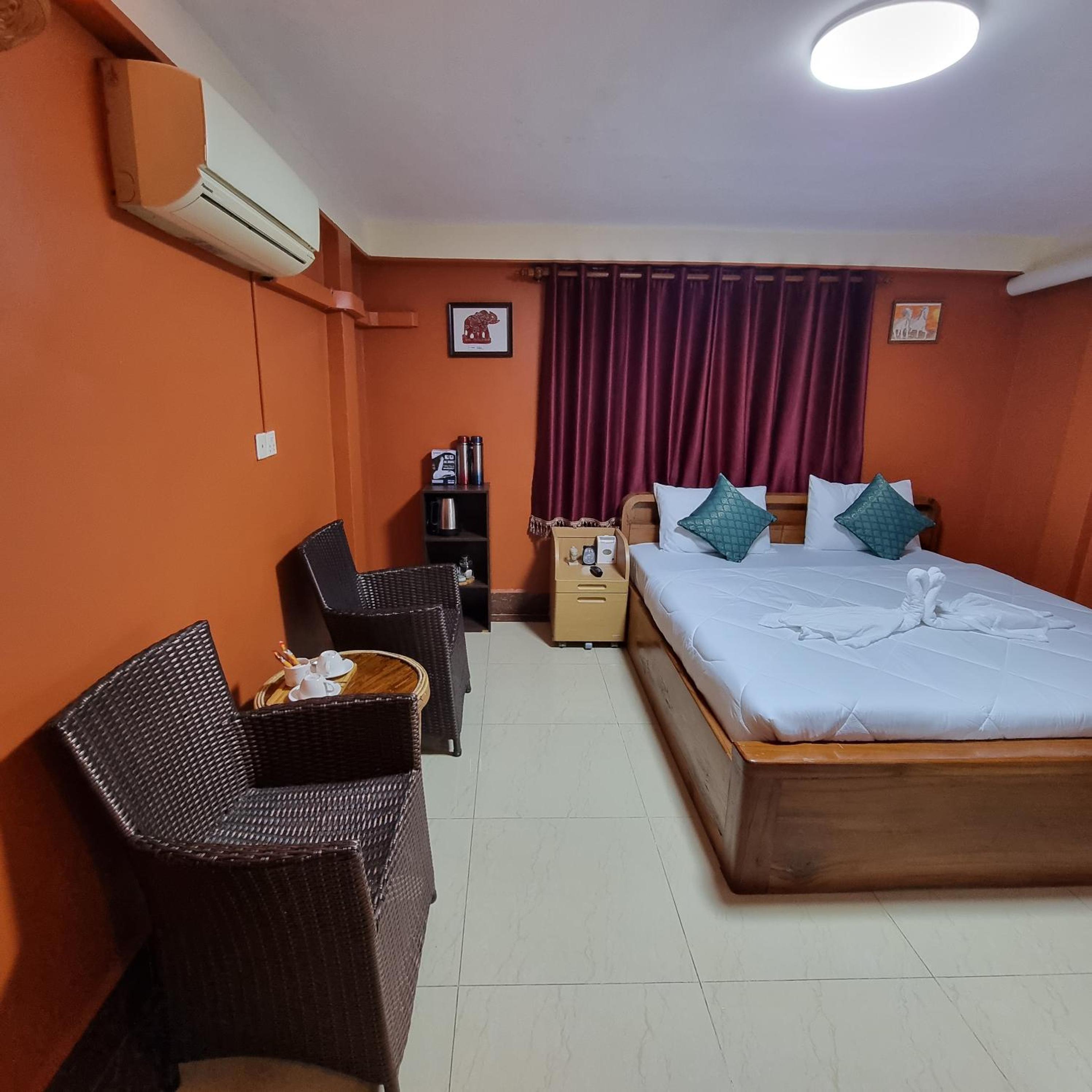 Deluxe Double Room - Photo 39