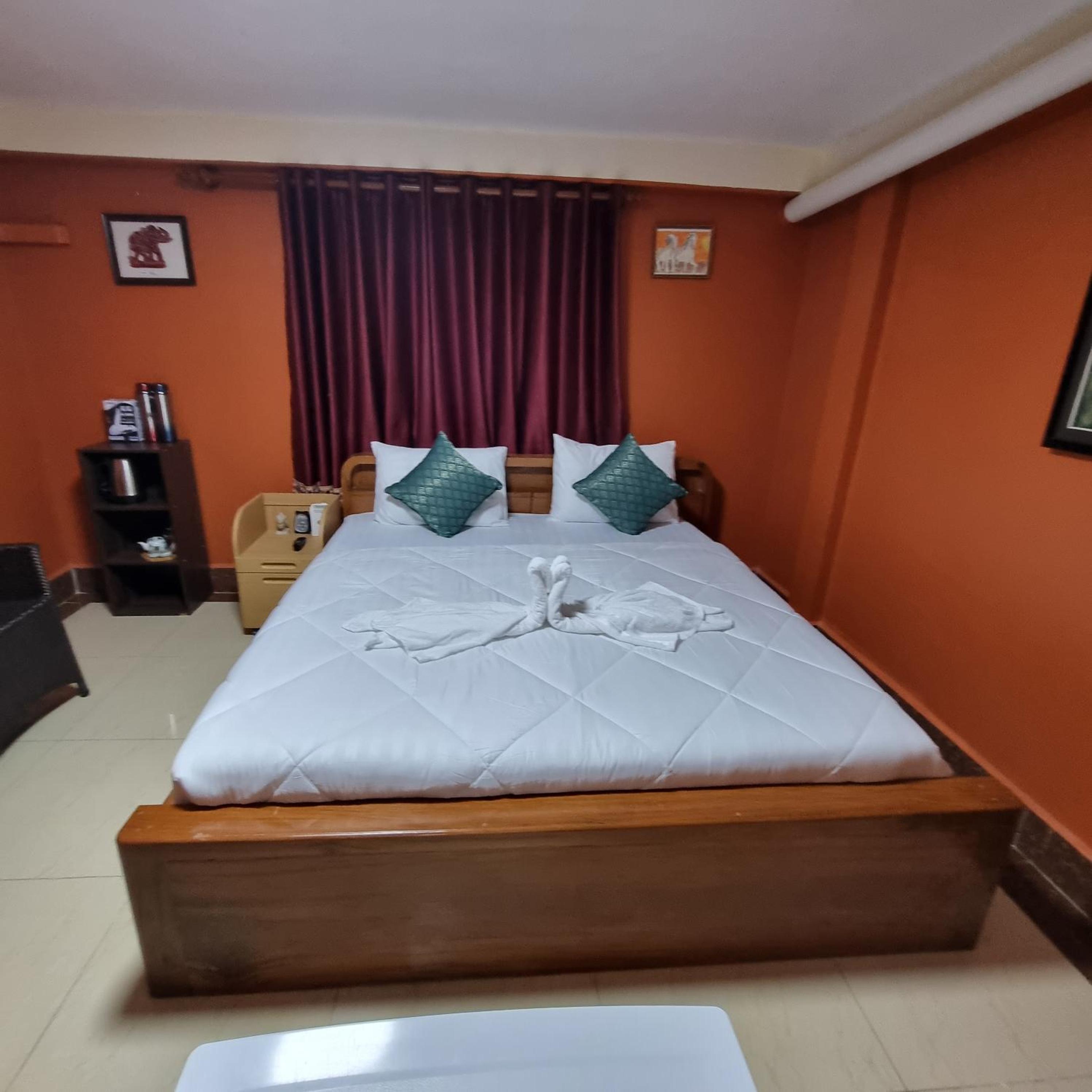 Deluxe Double Room - Photo 37