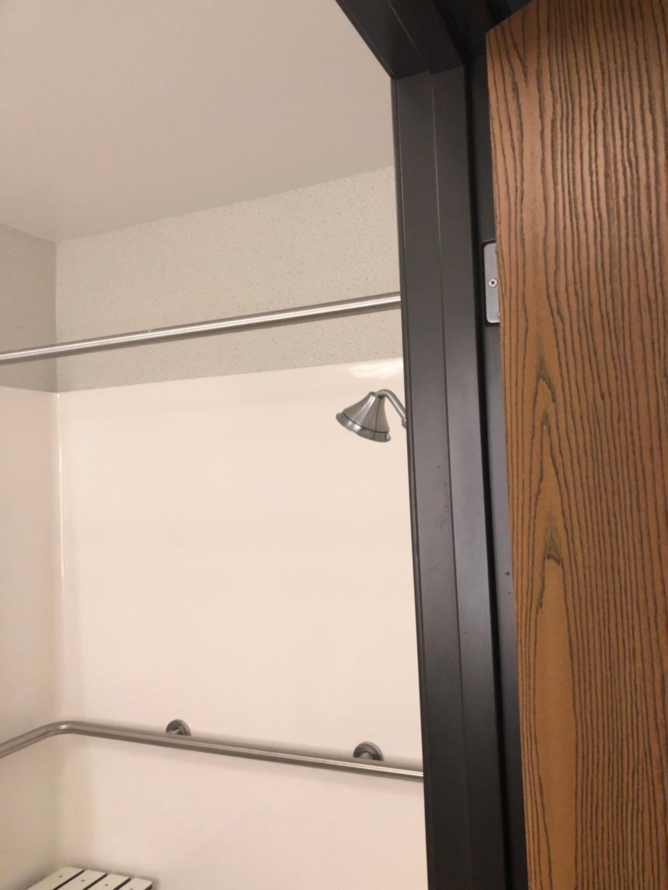 King Room - Mobility Access/Hearing Accessible - Photo 4