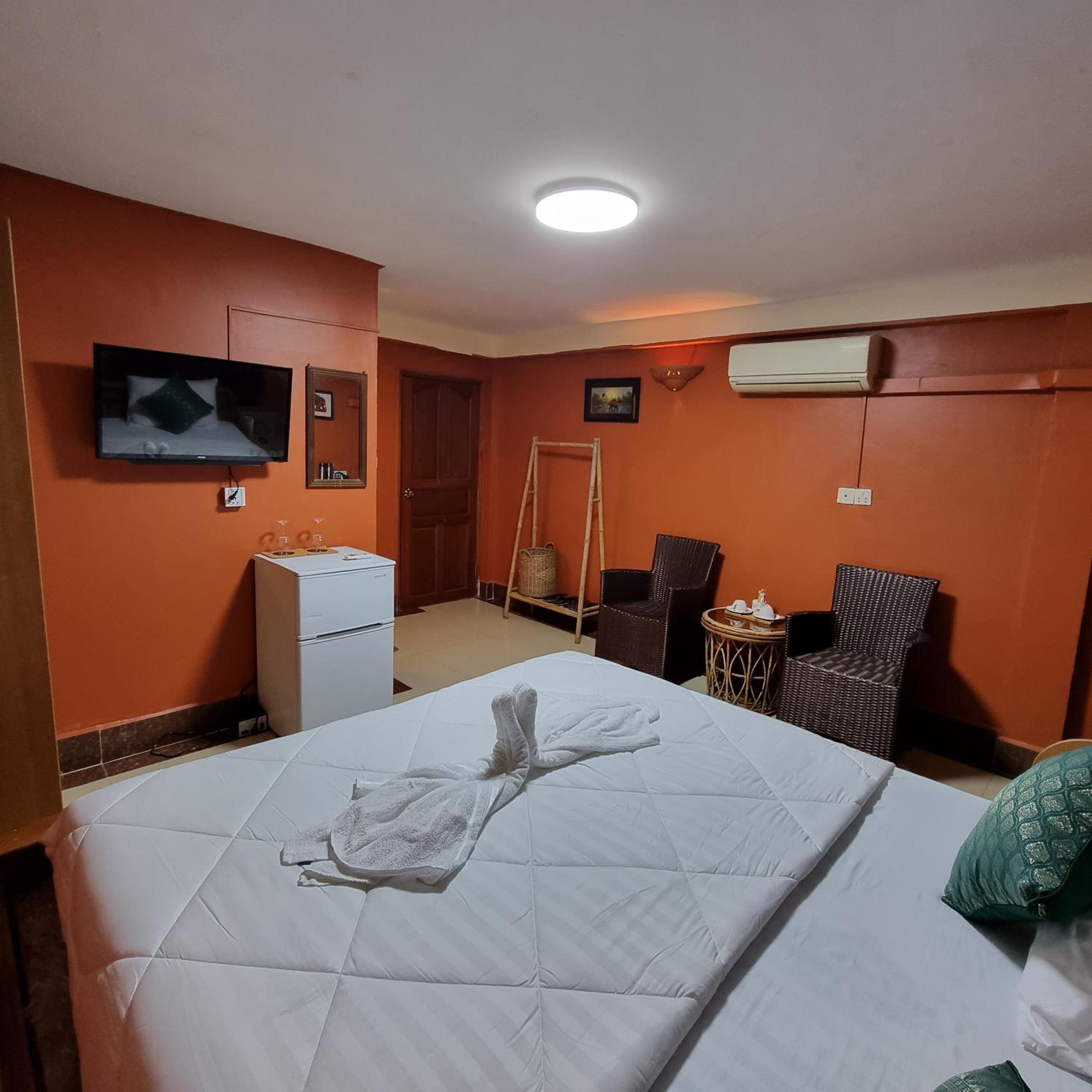 Deluxe Double Room - Photo 32