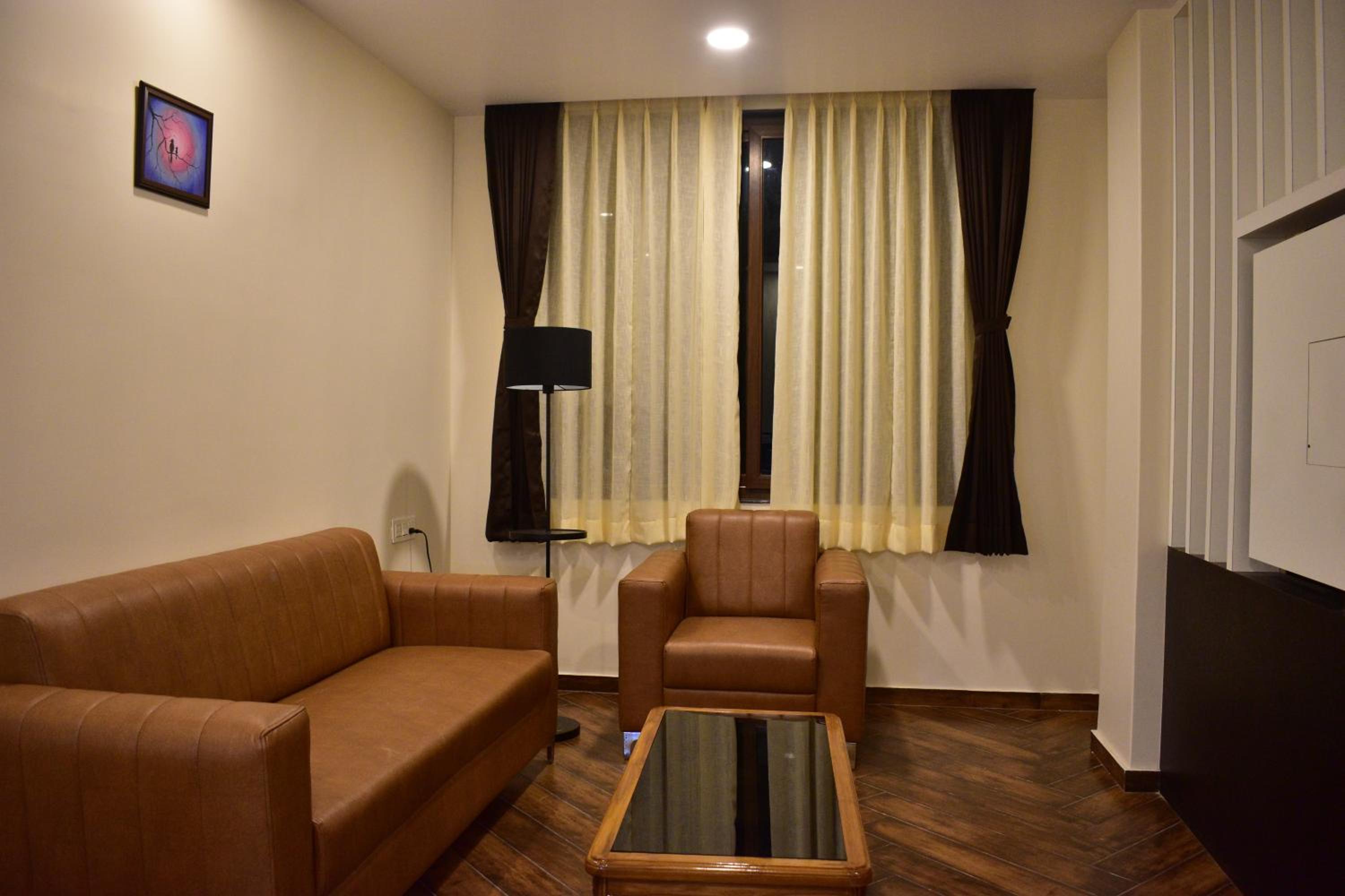 Suite with Mountain View - Photo 3