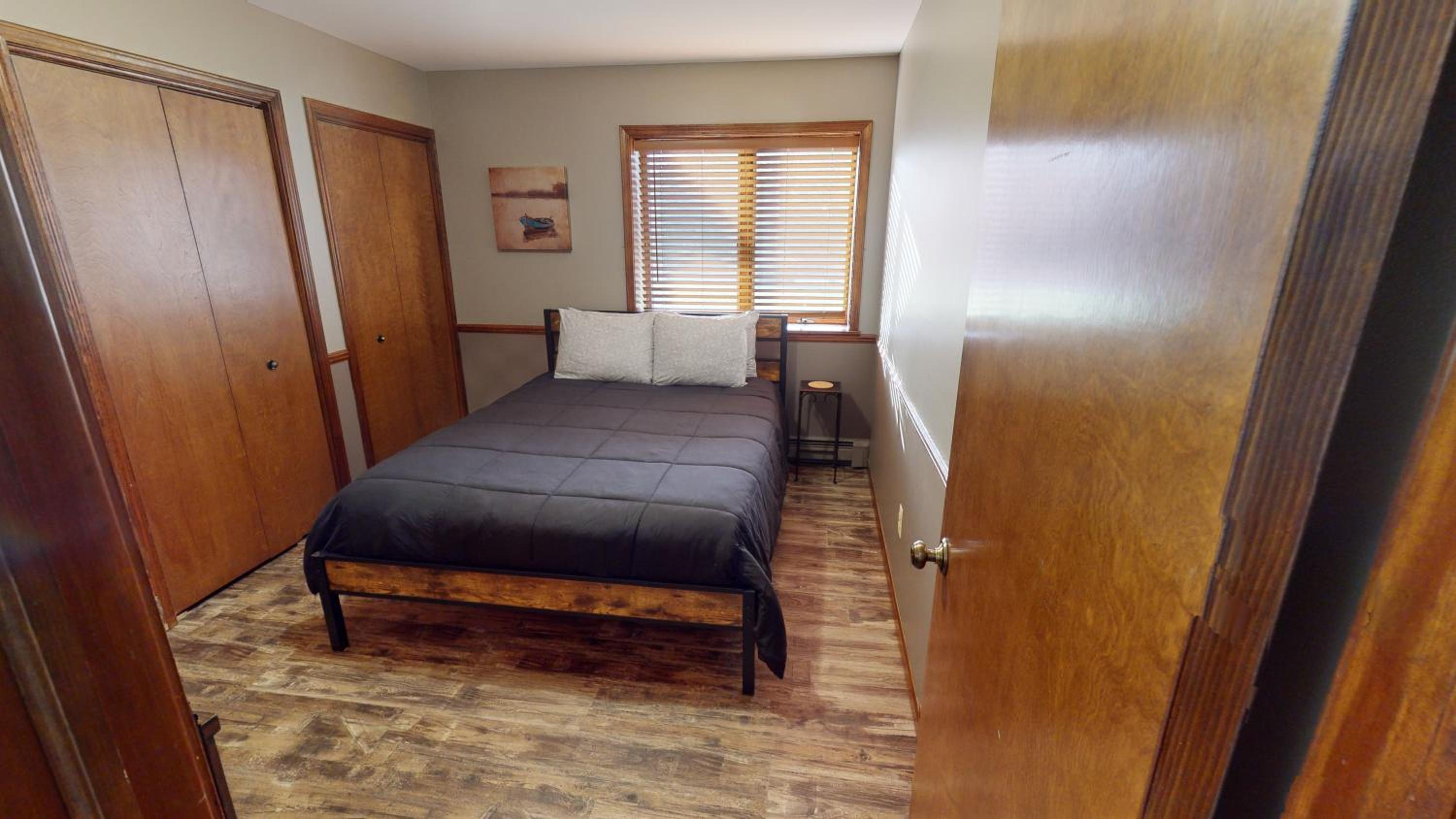 Five-Bedroom House photo 1