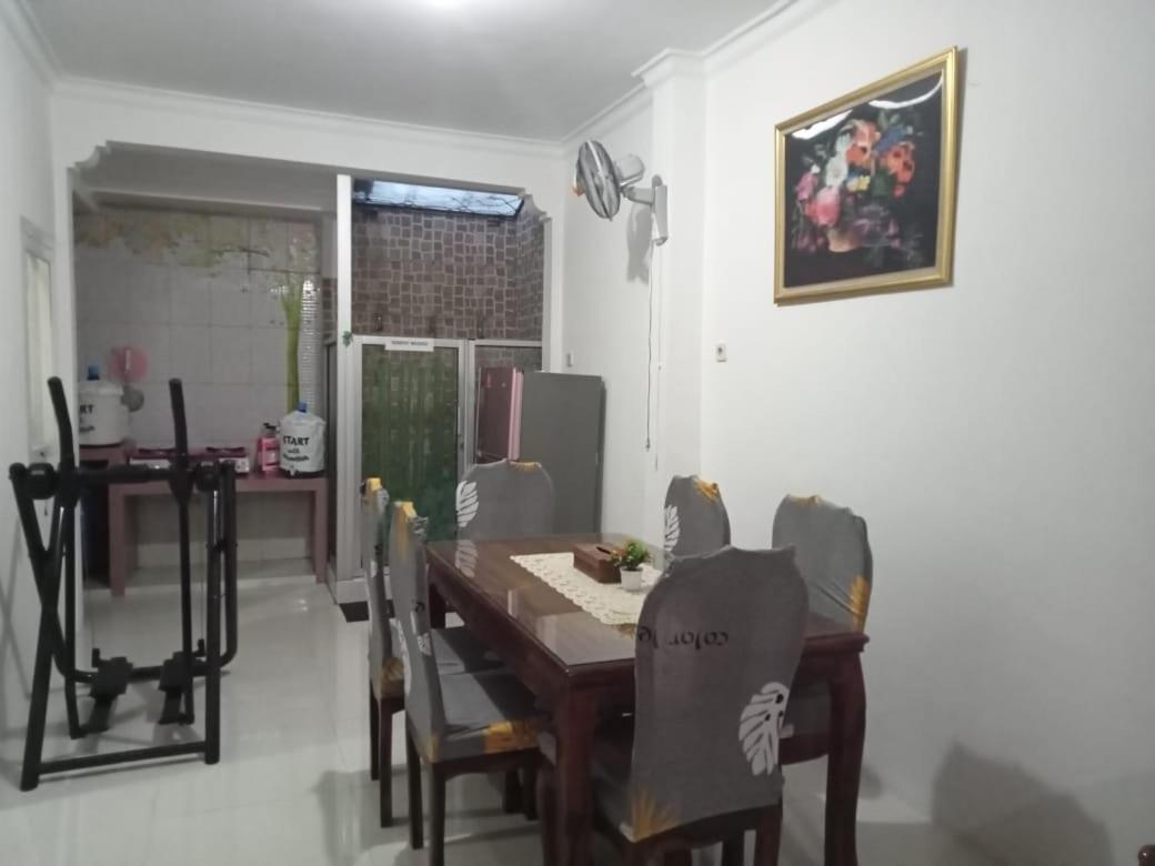 Two-Bedroom House - Photo 12
