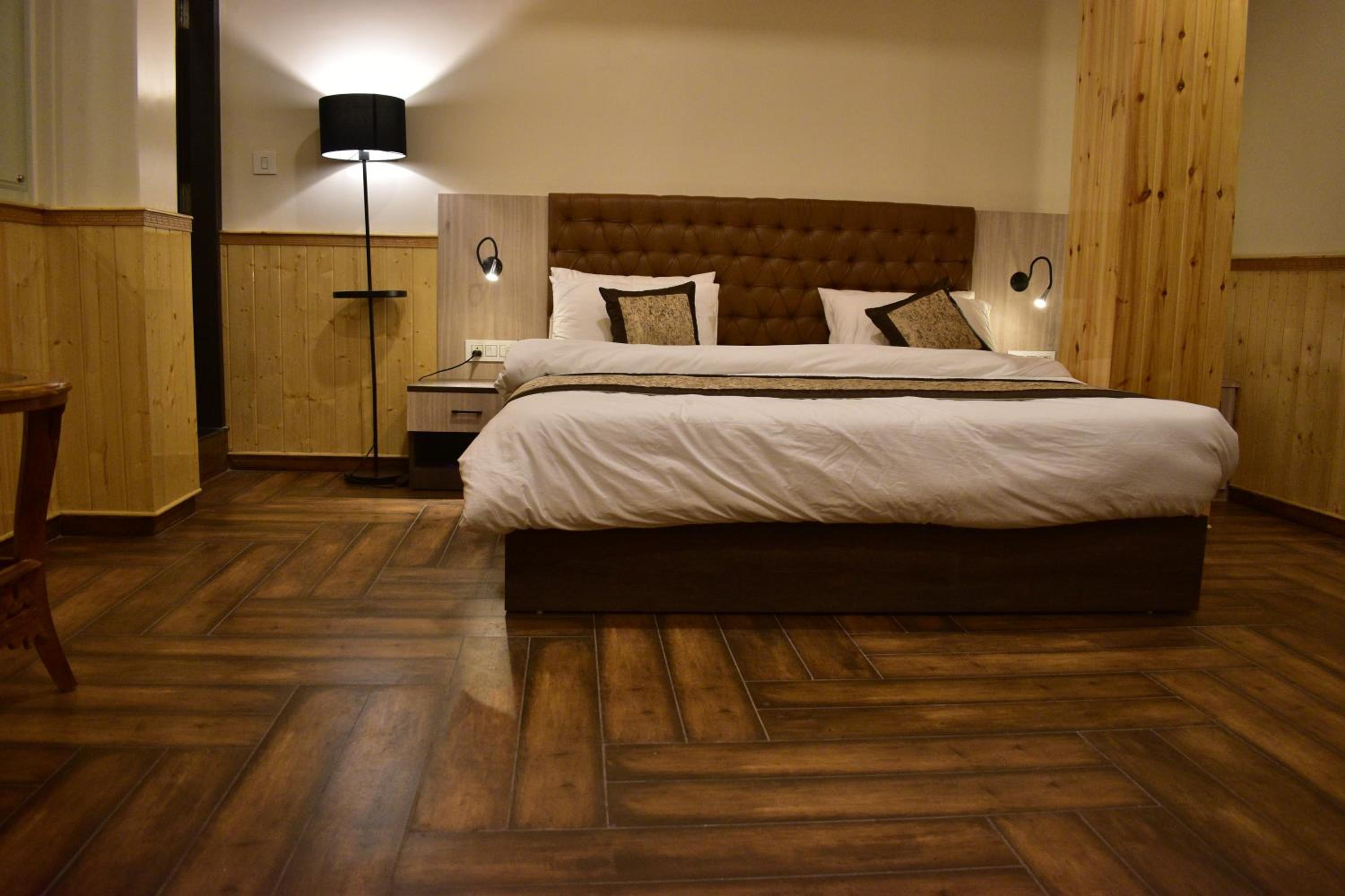 Apartment with Terrace - Photo 3